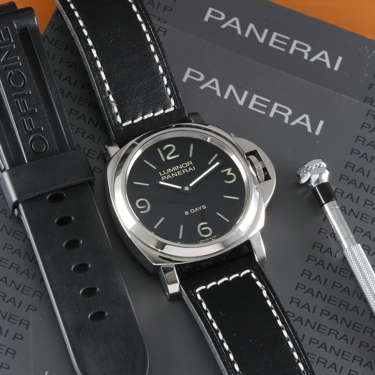 Panerai Luminor Base PAM00560 Thumbnail 6