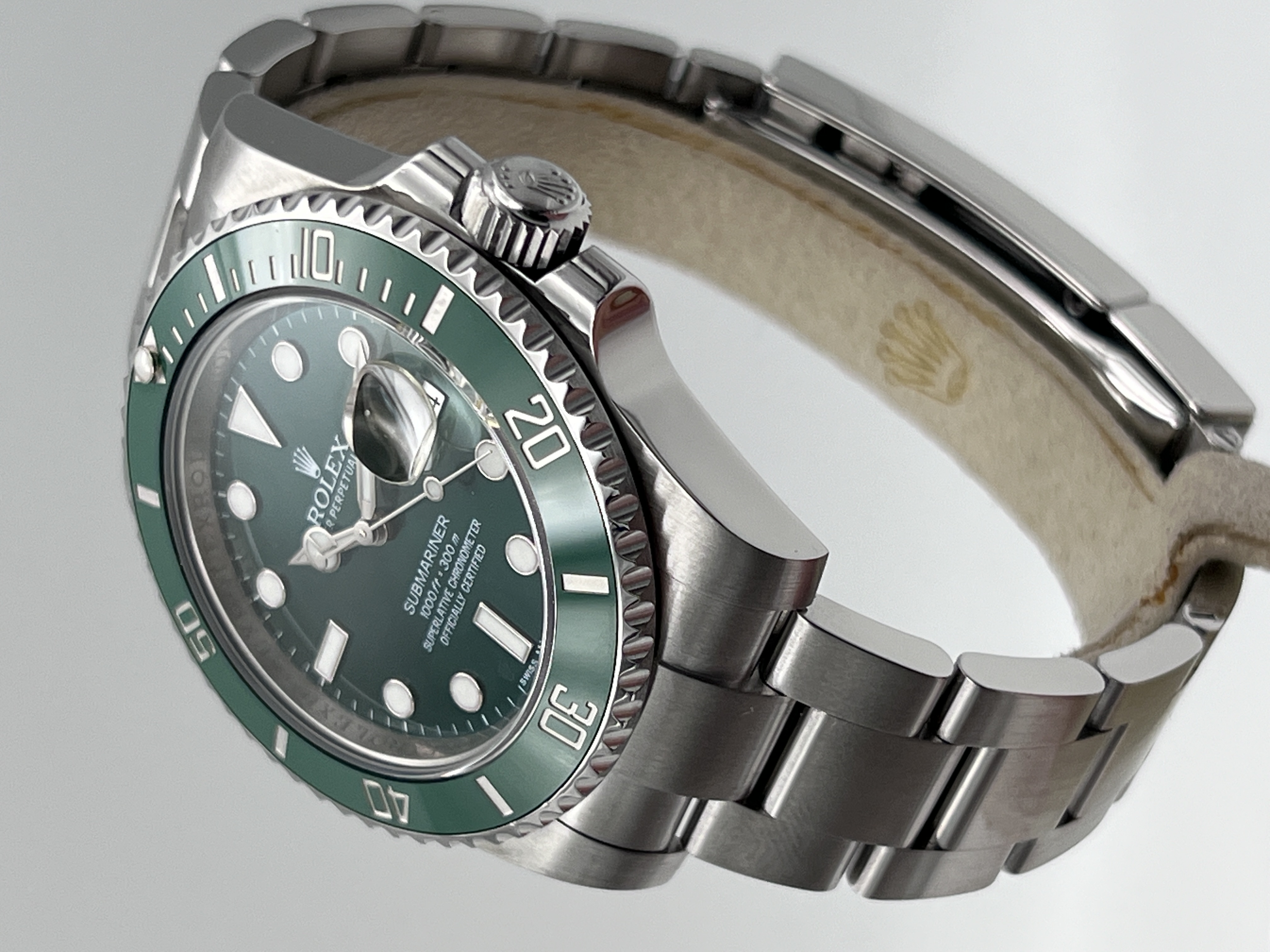 Rolex Submariner Hulk Thumbnail 6