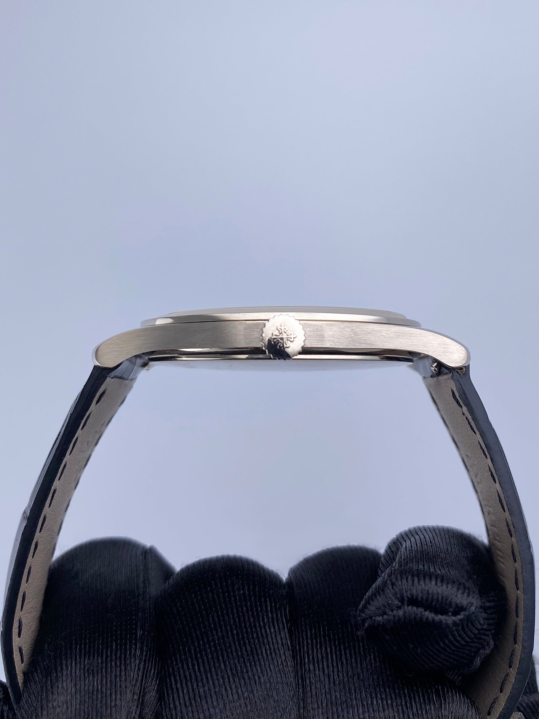 Patek Philippe Calatrava 5196G-001 Thumbnail 4