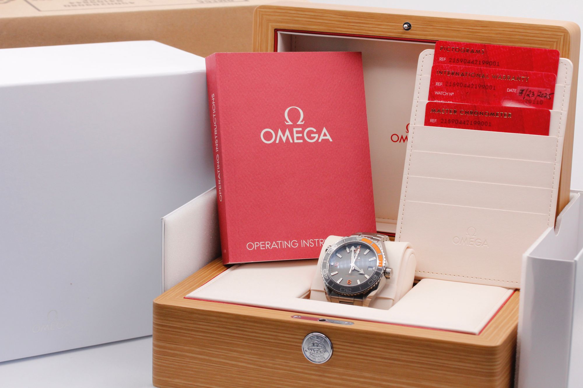 Omega Planet Ocean 215.90.44.21.99.001 Thumbnail 5