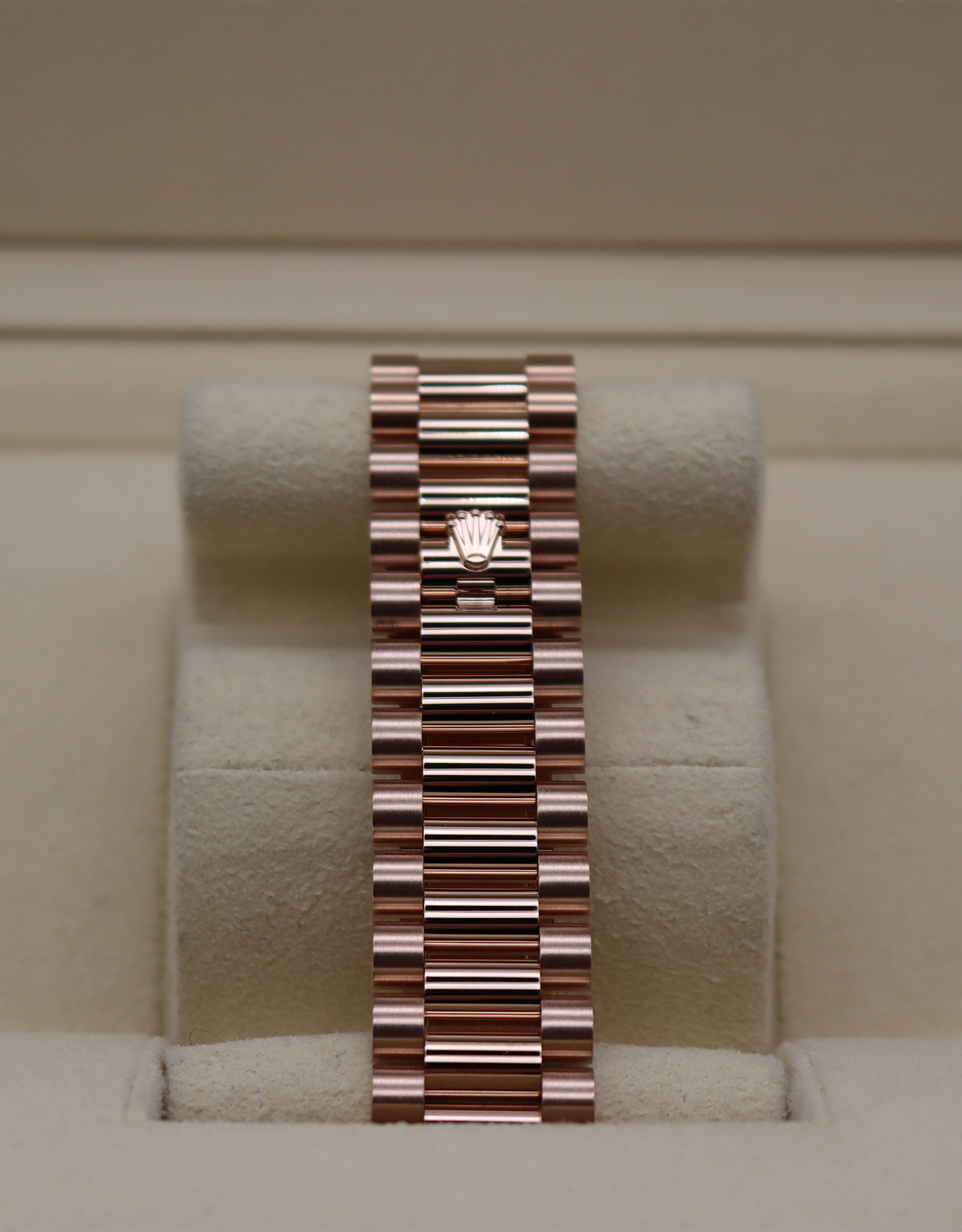 Rolex Day-Date 40 228235 Thumbnail 3