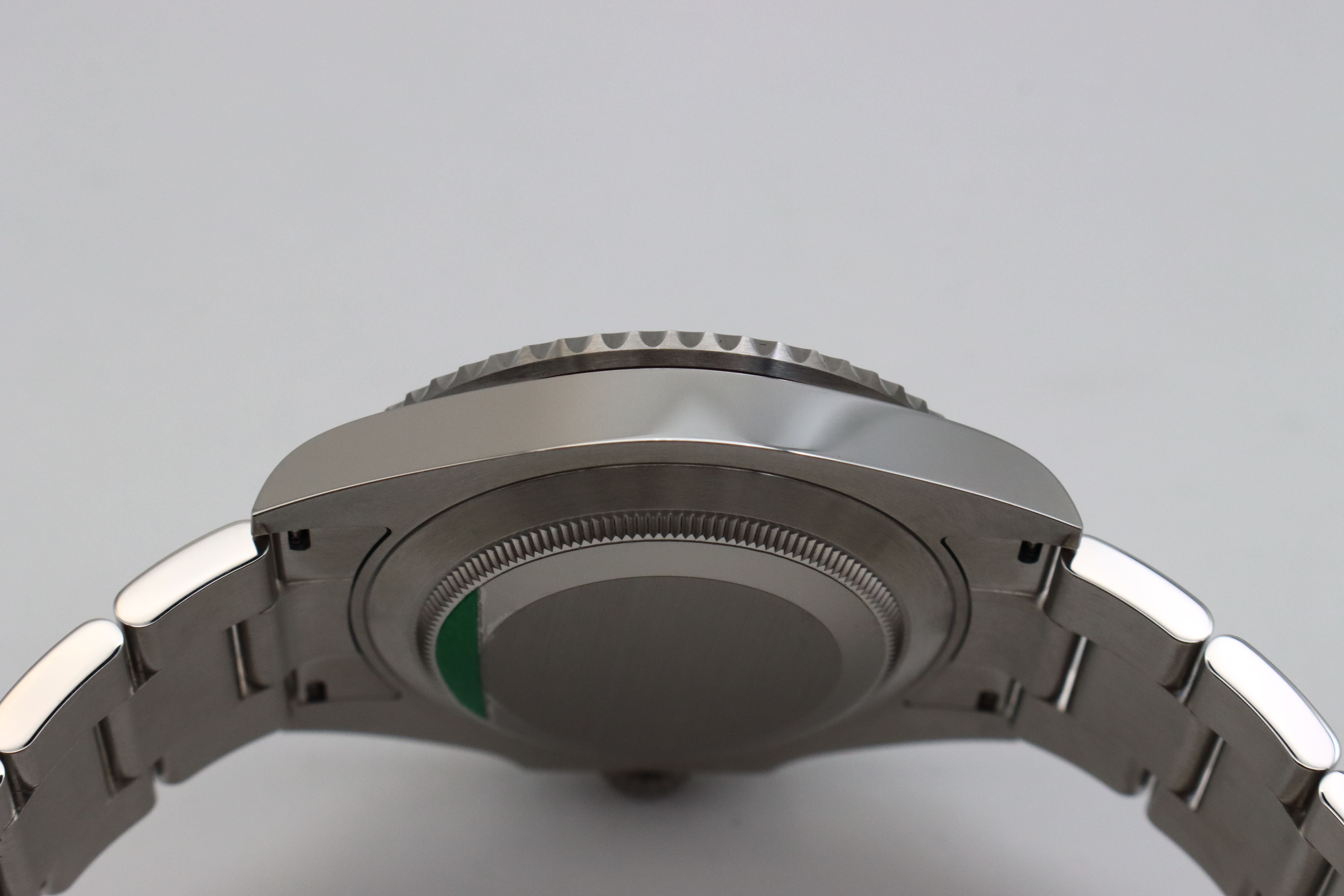 Rolex Submariner 124060 Thumbnail 2