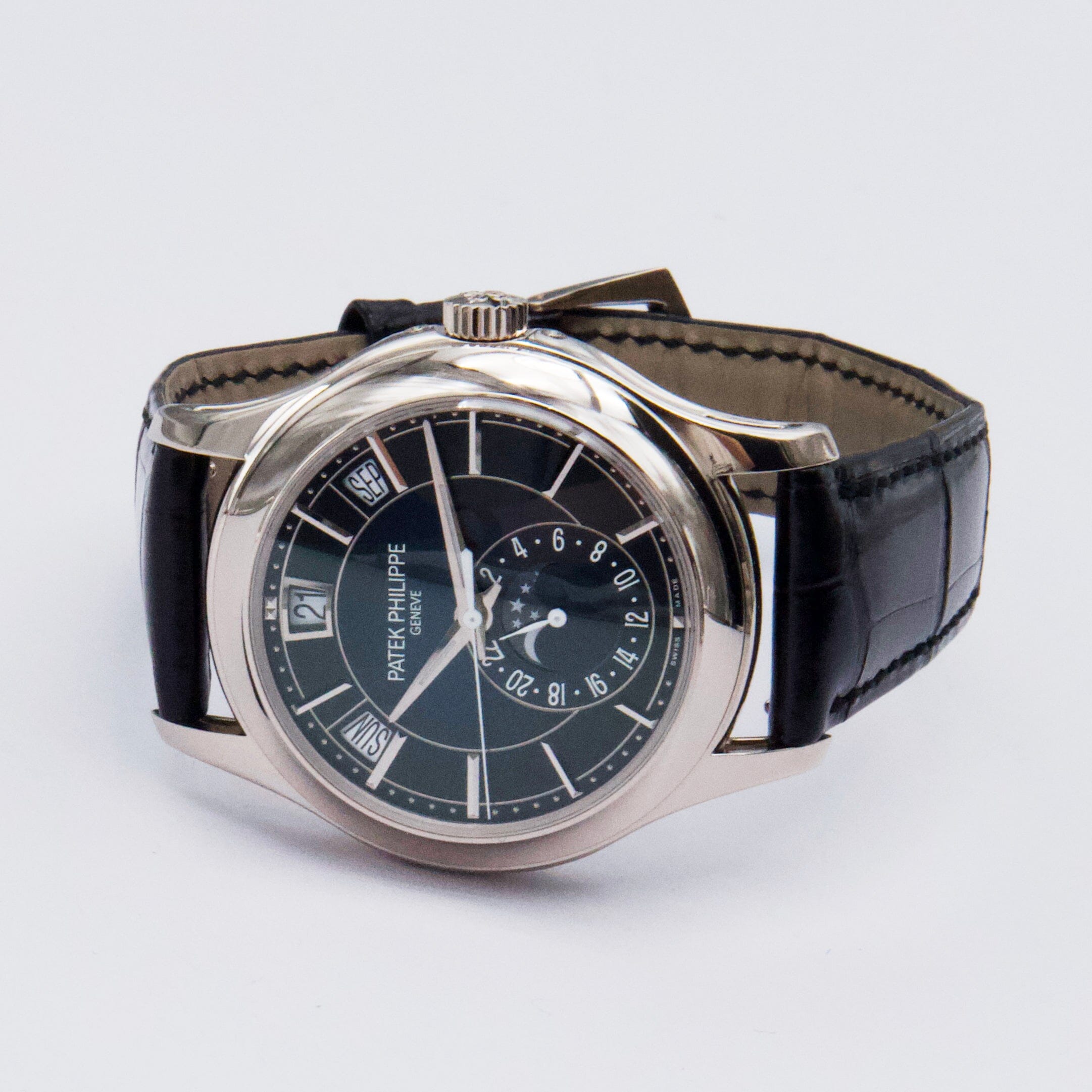 Patek Philippe Complications 5205G-013 Thumbnail 3