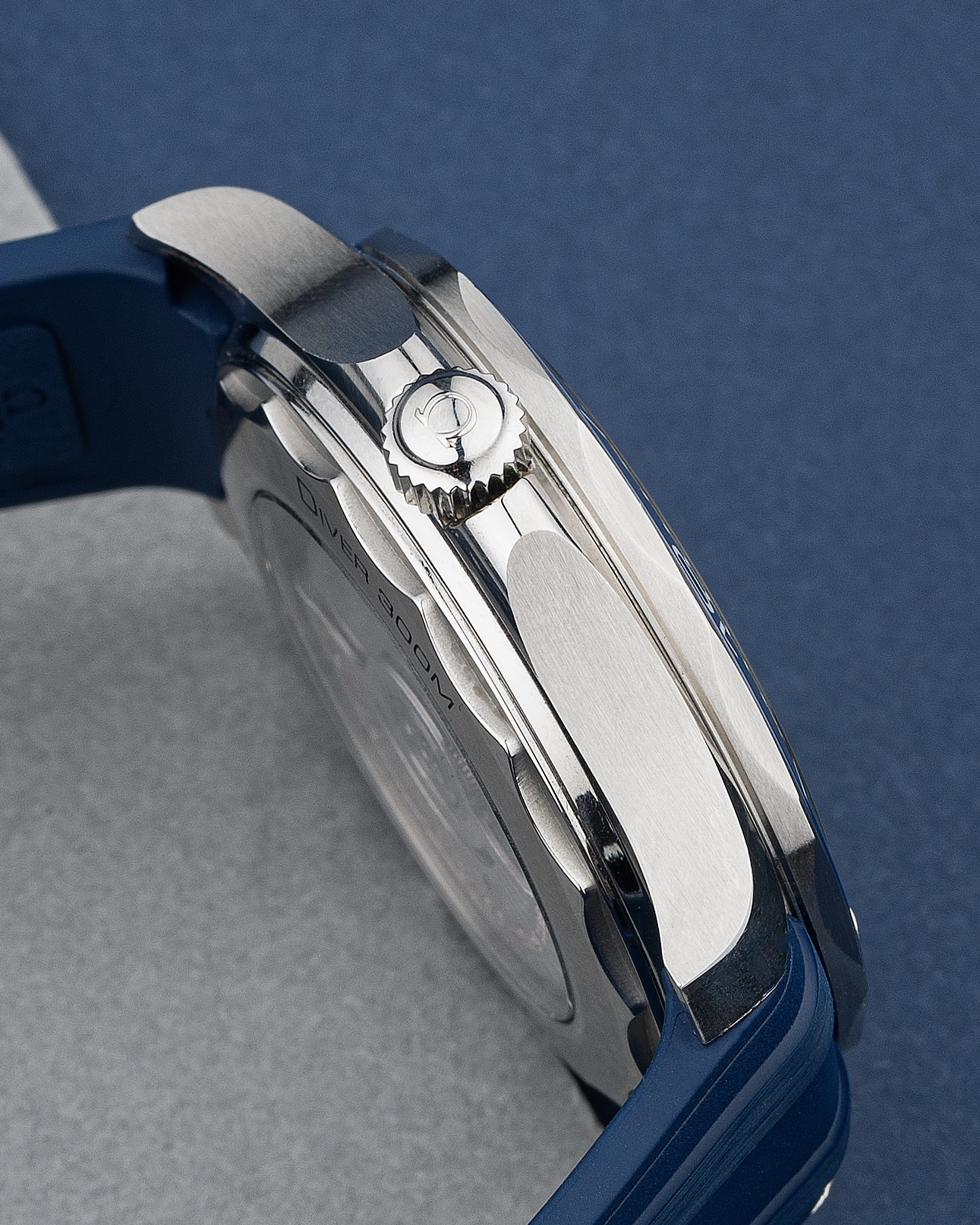 Omega Seamaster Diver 300m 210.32.42.20.06.001 Thumbnail 2