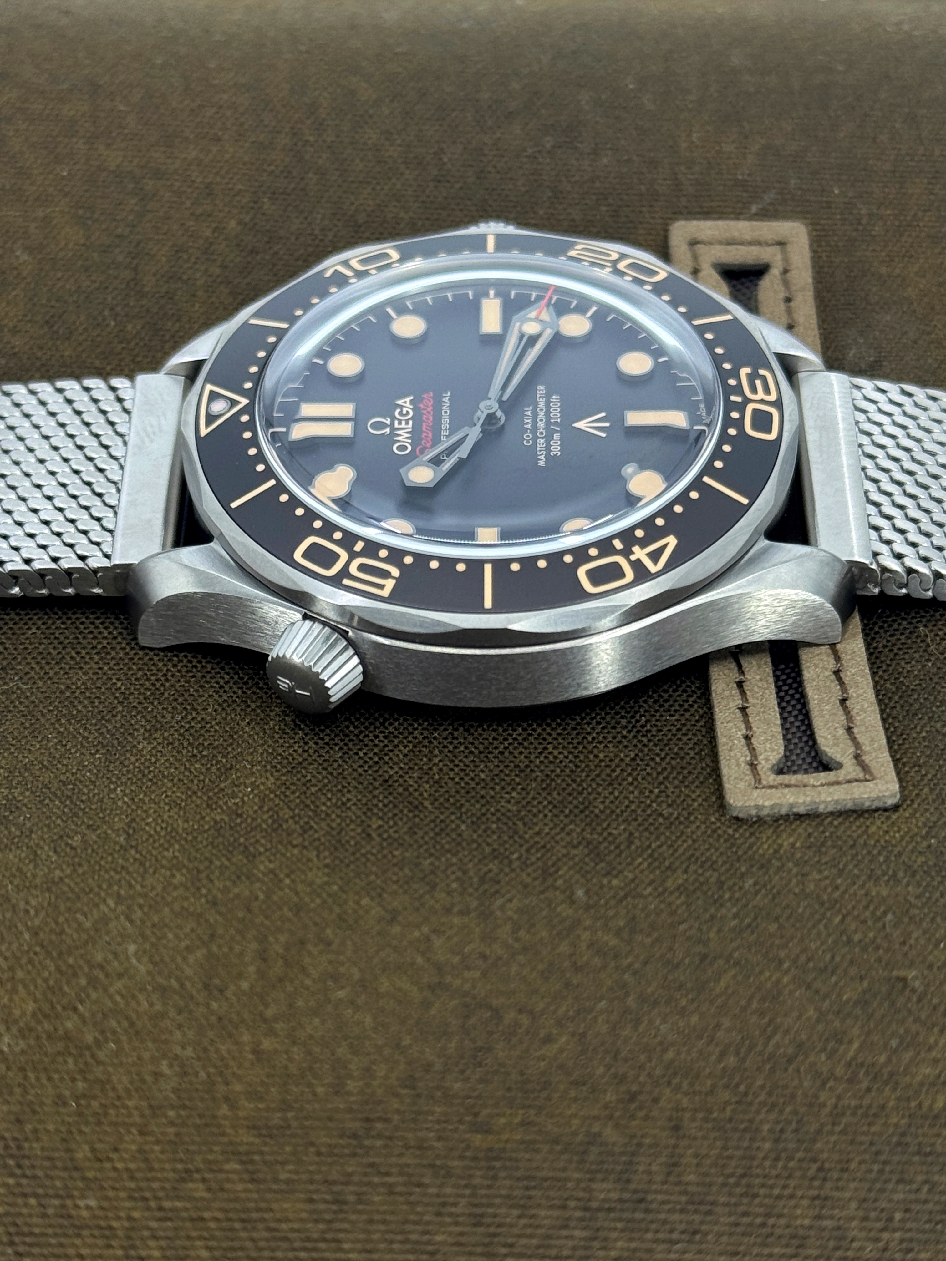 Omega Seamaster Diver 300m - James Bond Edition 210.90.42.20.01.001 Thumbnail 2