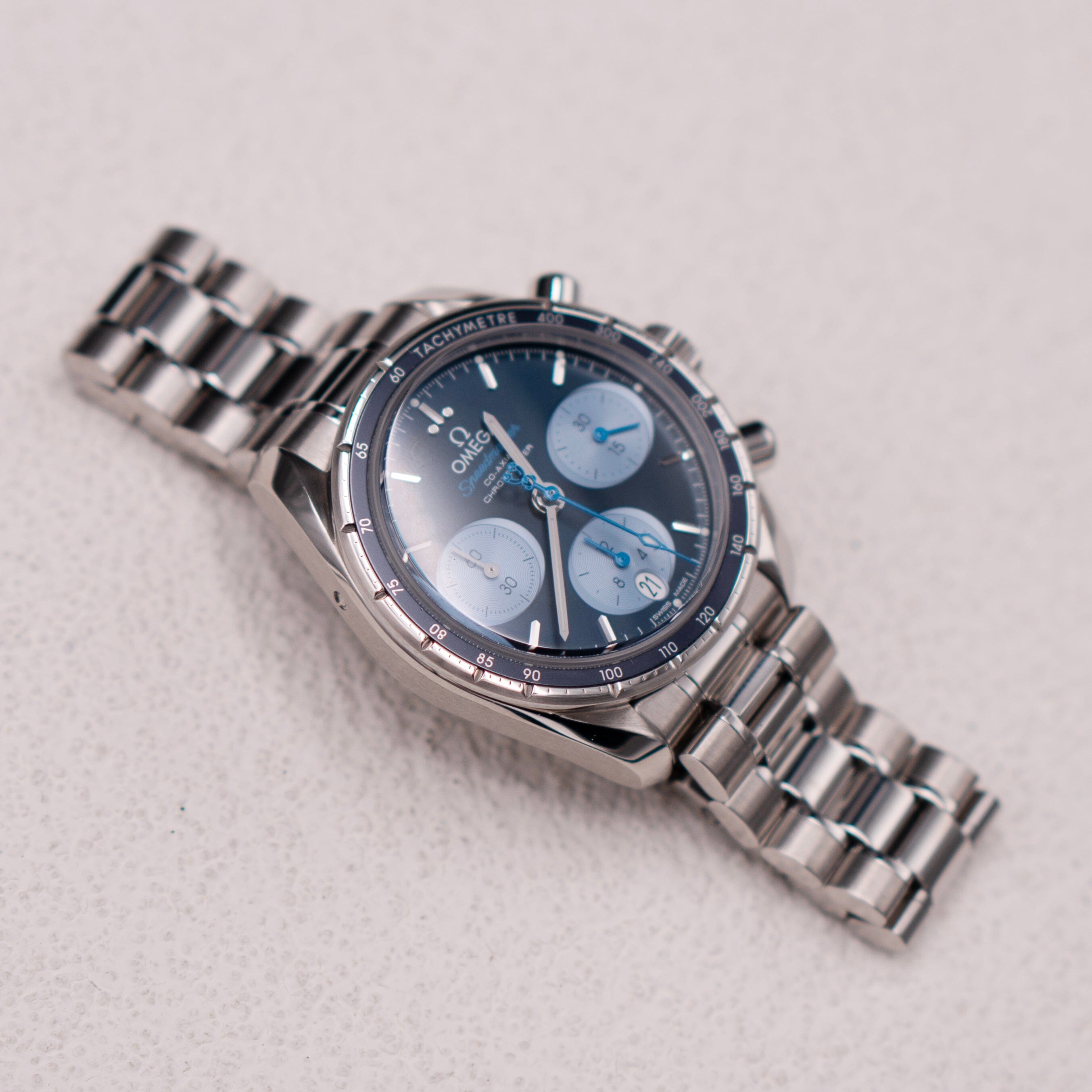 Omega Speedmaster 38 324.30.38.50.03.002 Thumbnail 2