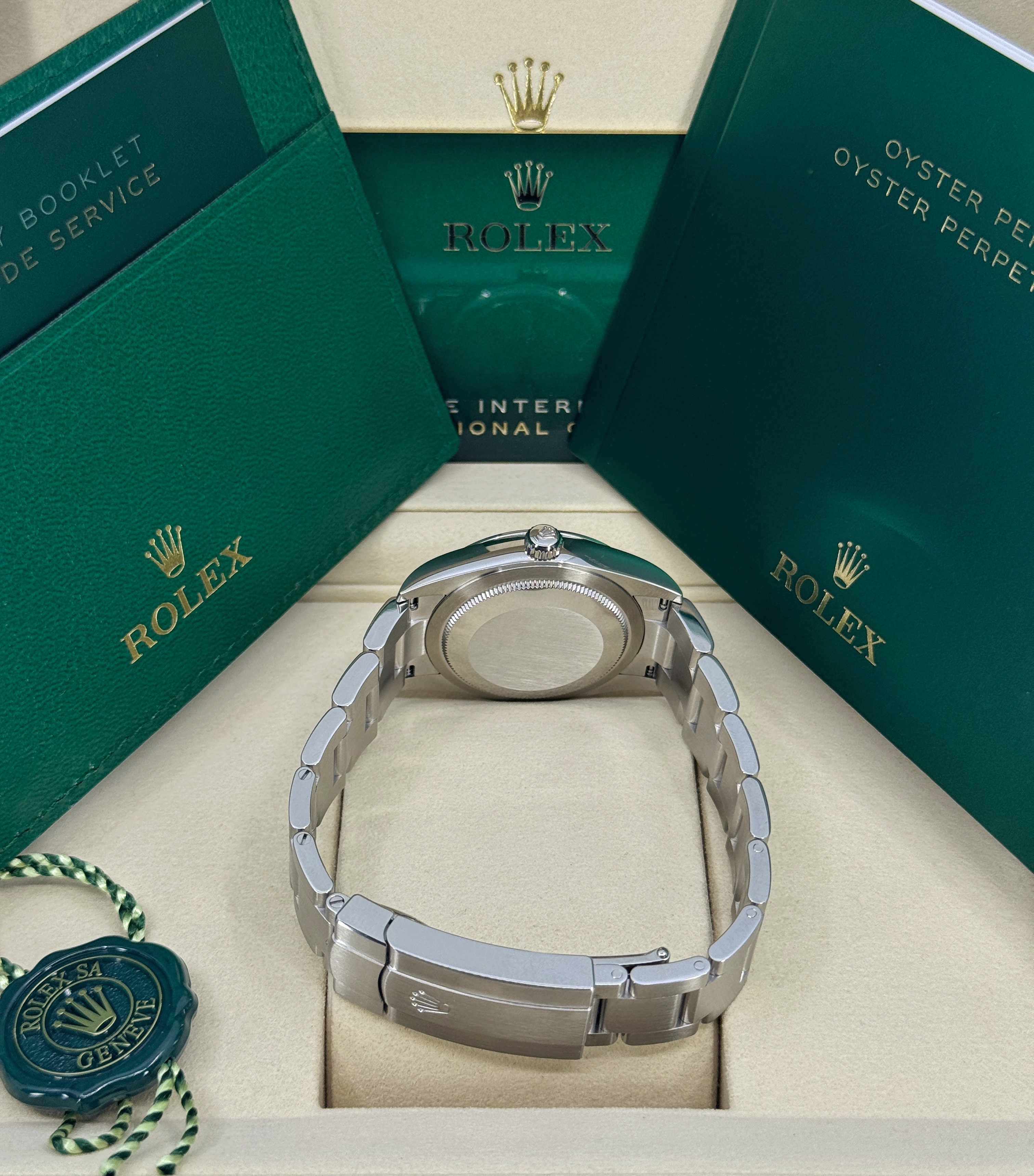 Rolex Oyster Perpetual 124200 Thumbnail 4