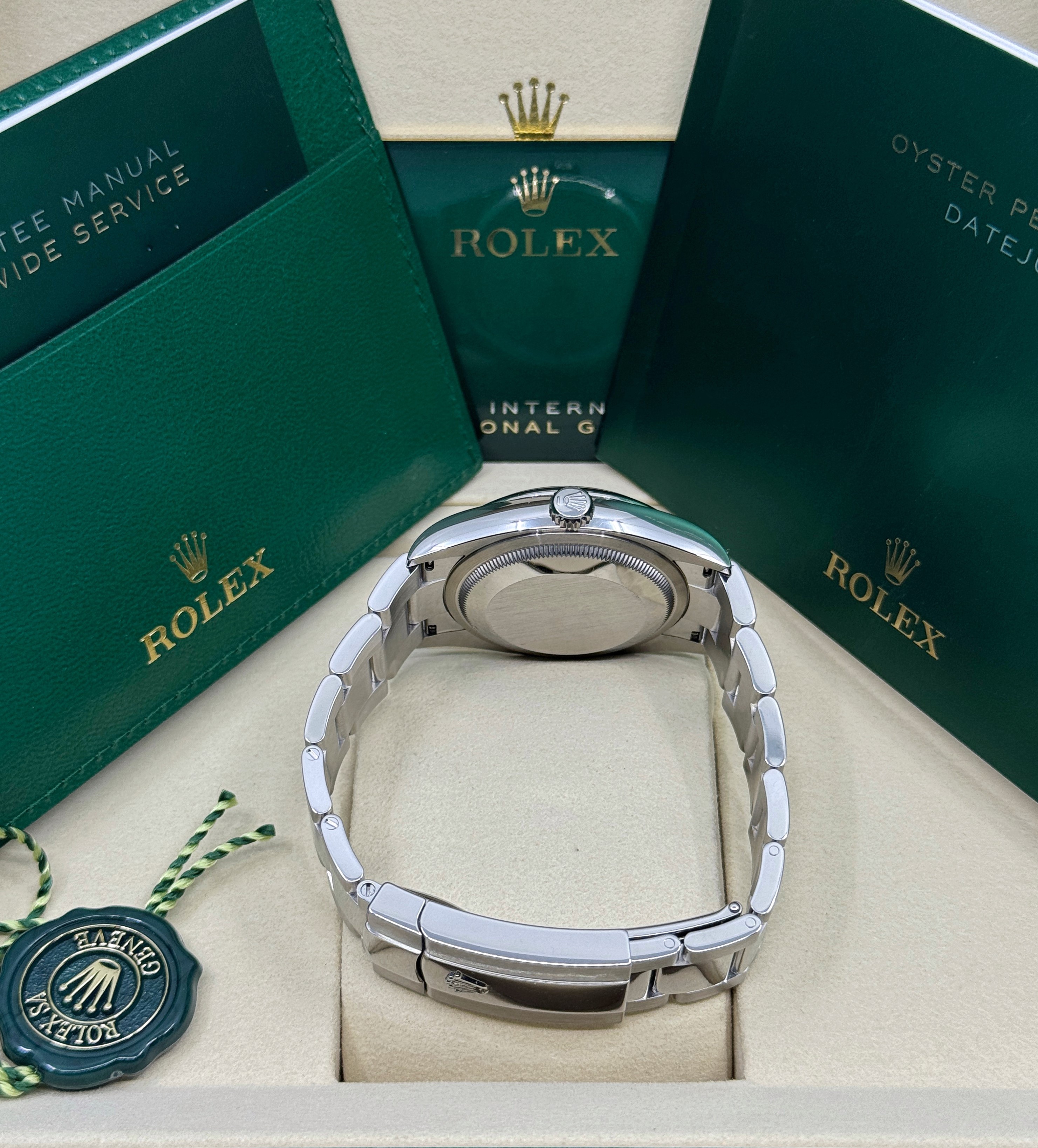 Rolex Datejust 126200 Thumbnail 4