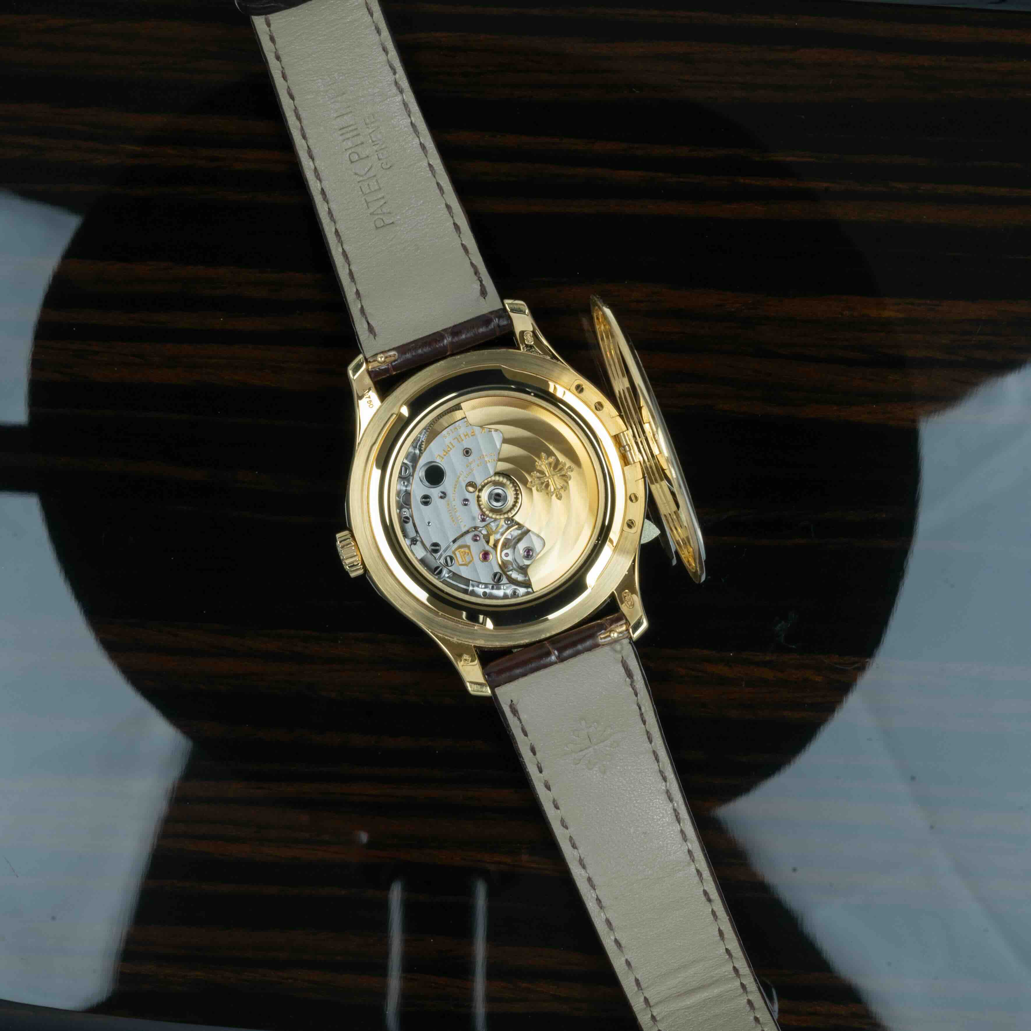 Patek Philippe Calatrava 5227J-001 Thumbnail 3