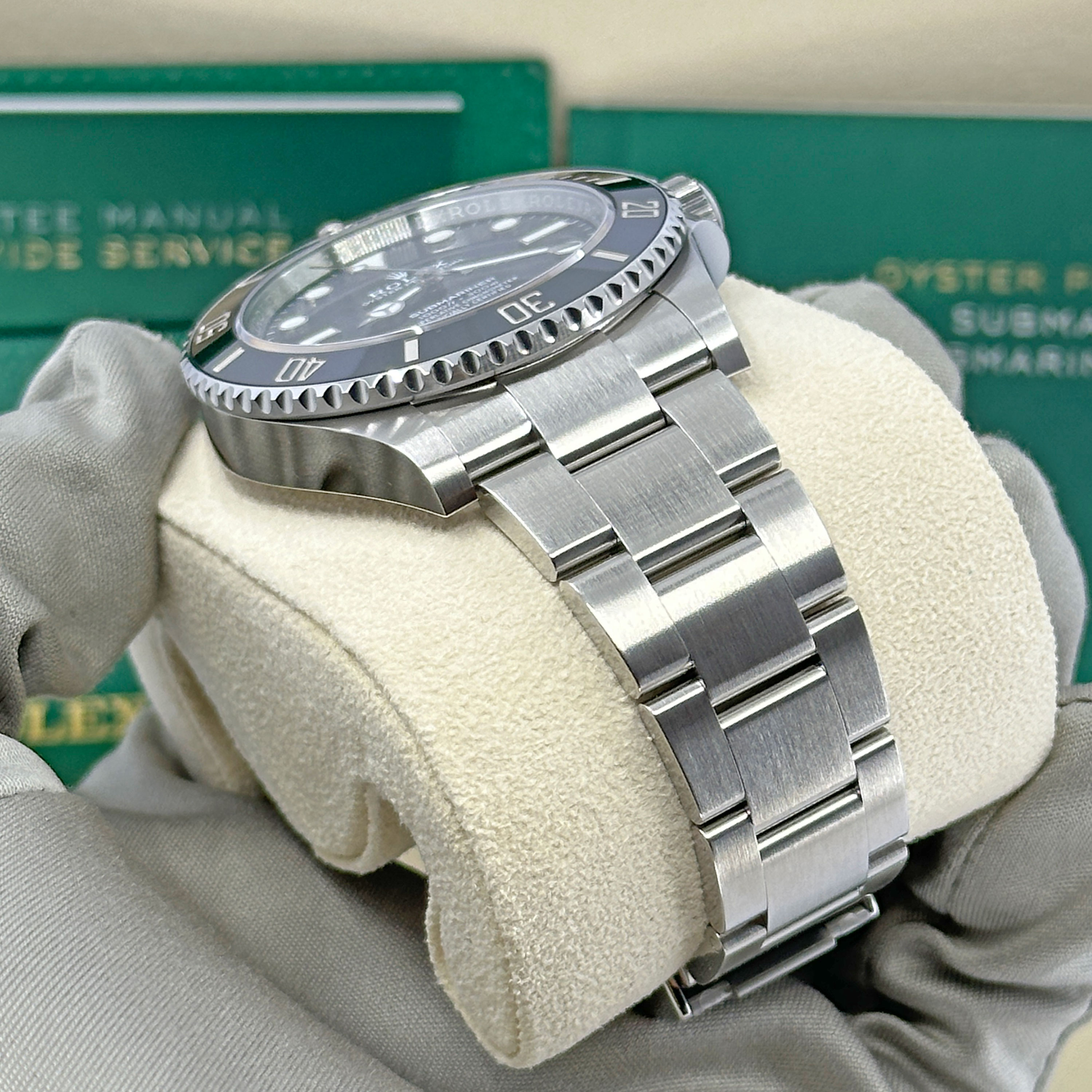 Rolex Submariner 124060 Thumbnail 4