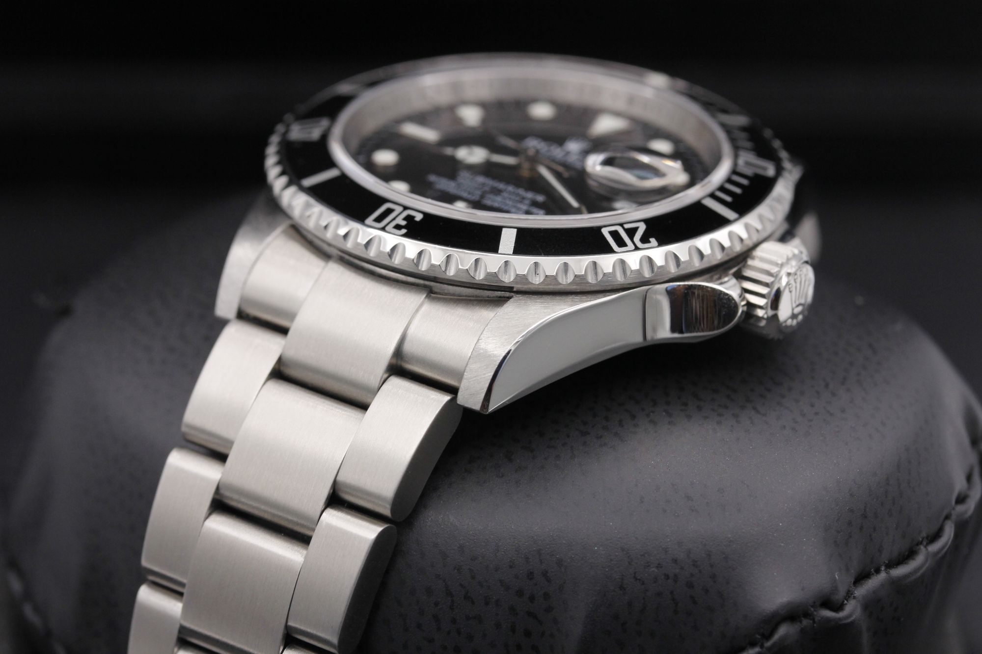 Rolex Submariner 16610 Thumbnail 2