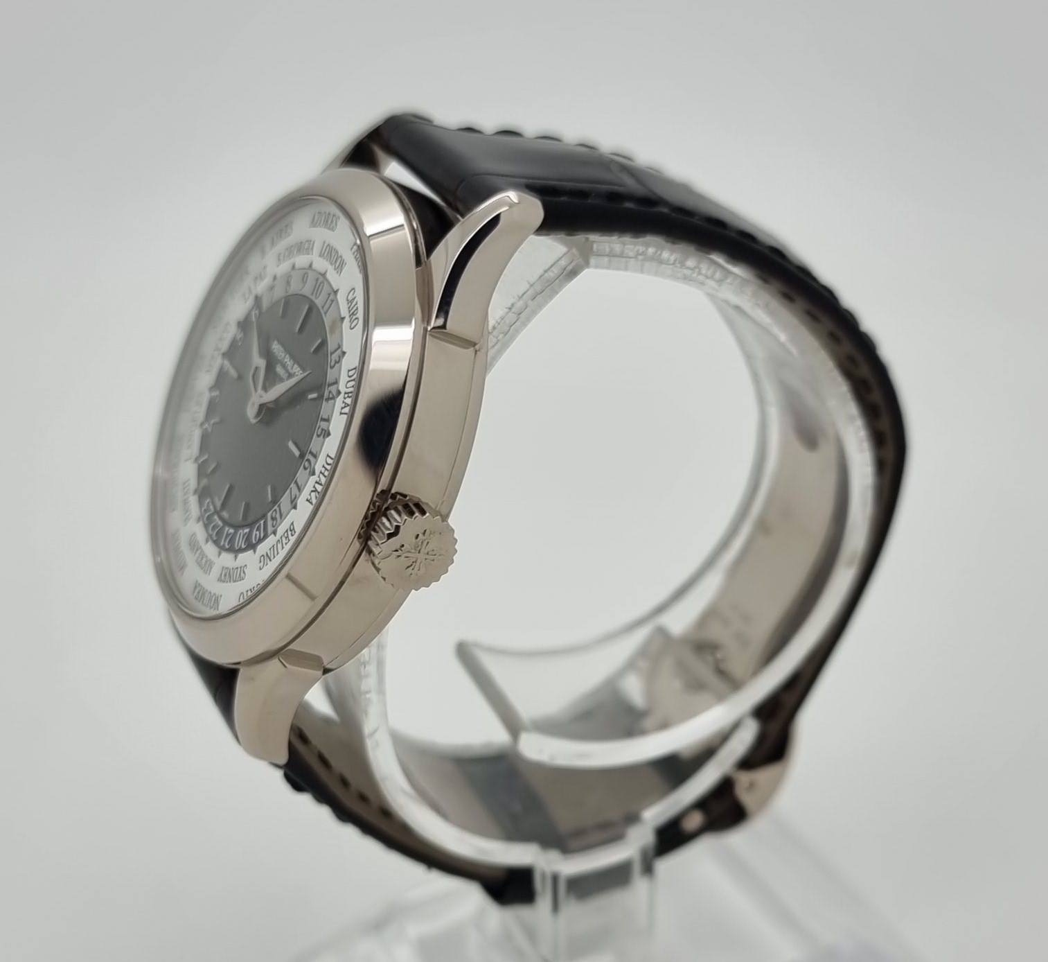 Patek Philippe World Time 5230G-014 Thumbnail 3