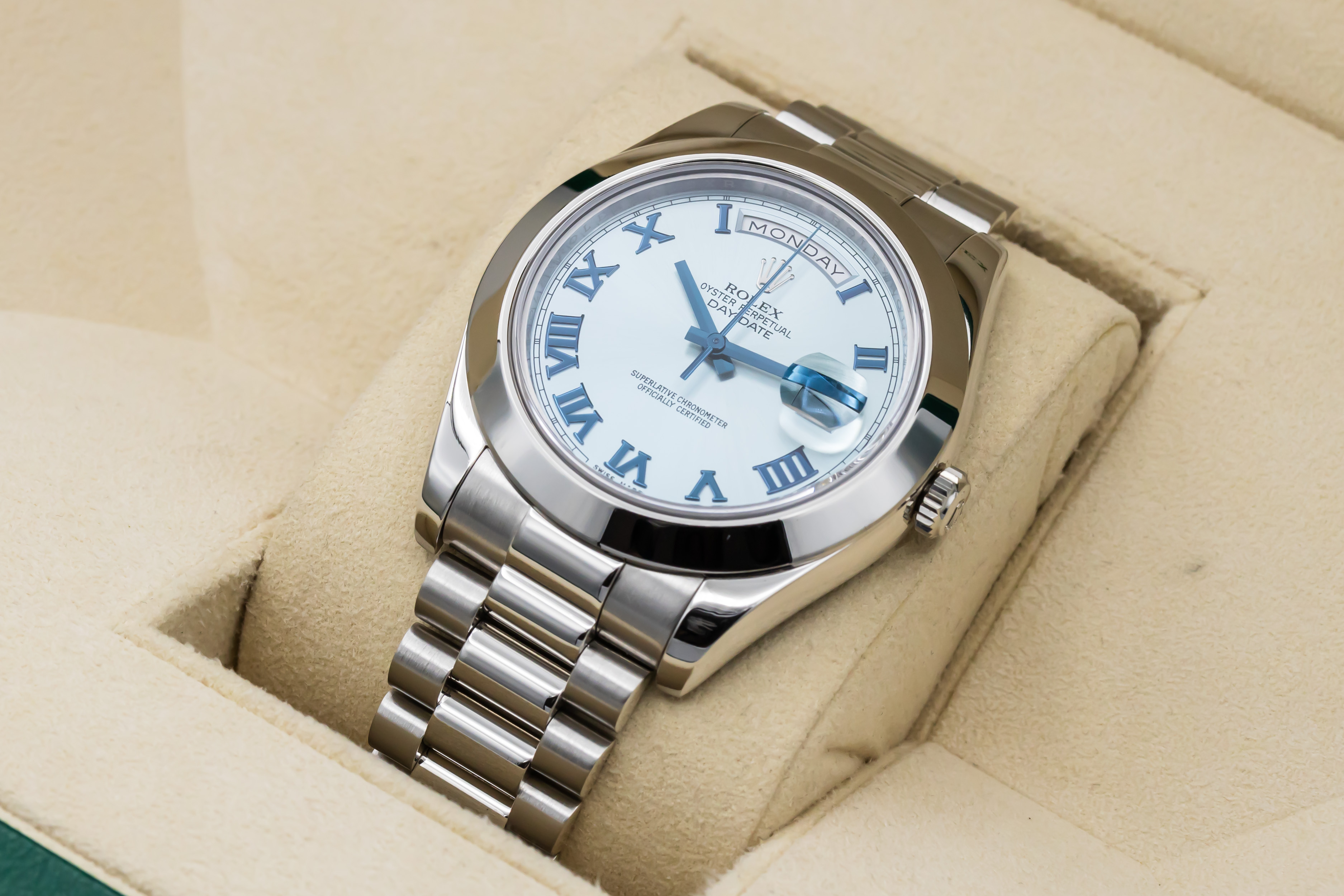 Rolex Day-Date II 218206 Thumbnail 5