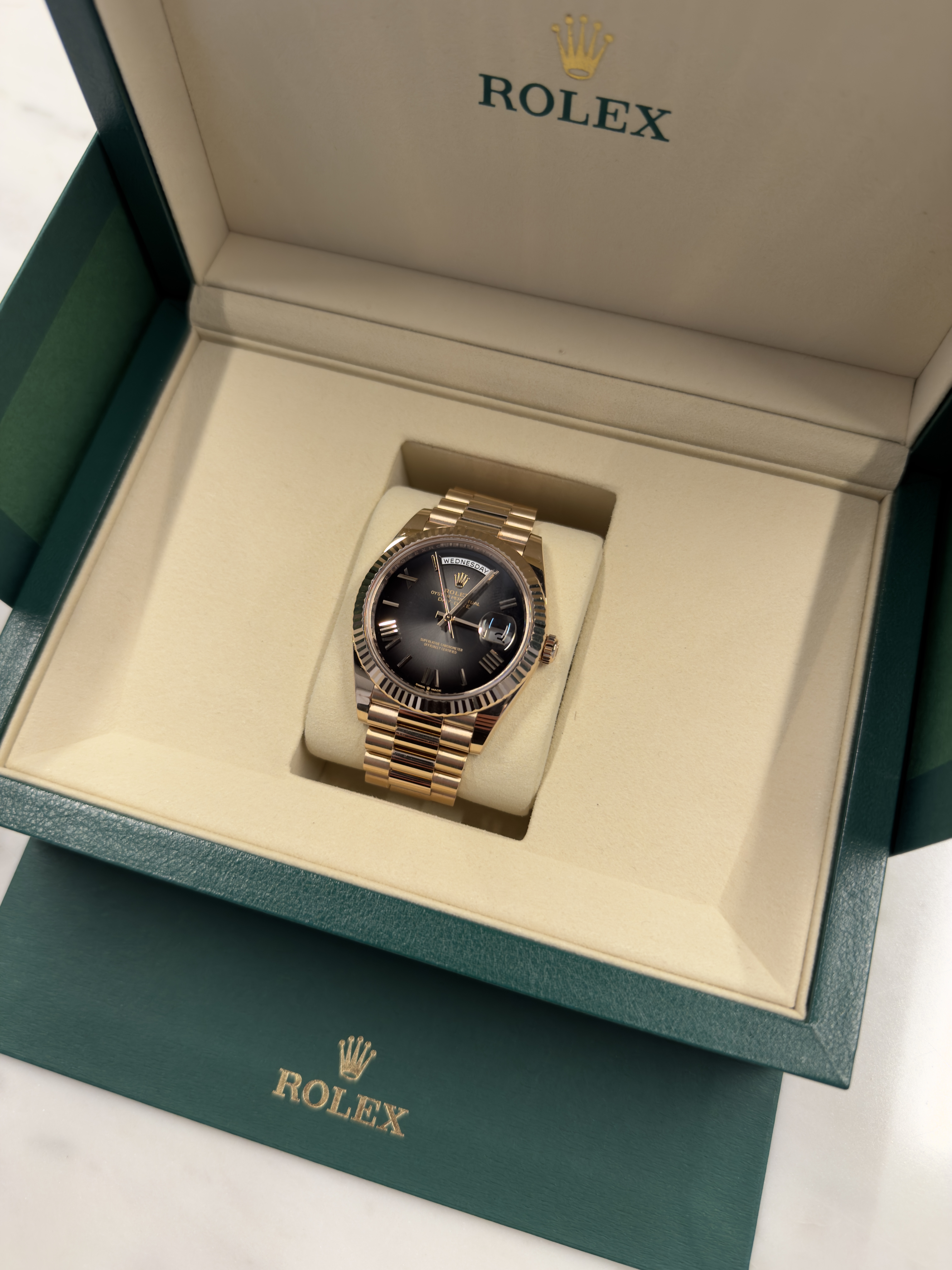Rolex Day-Date 40 228235 Thumbnail 2