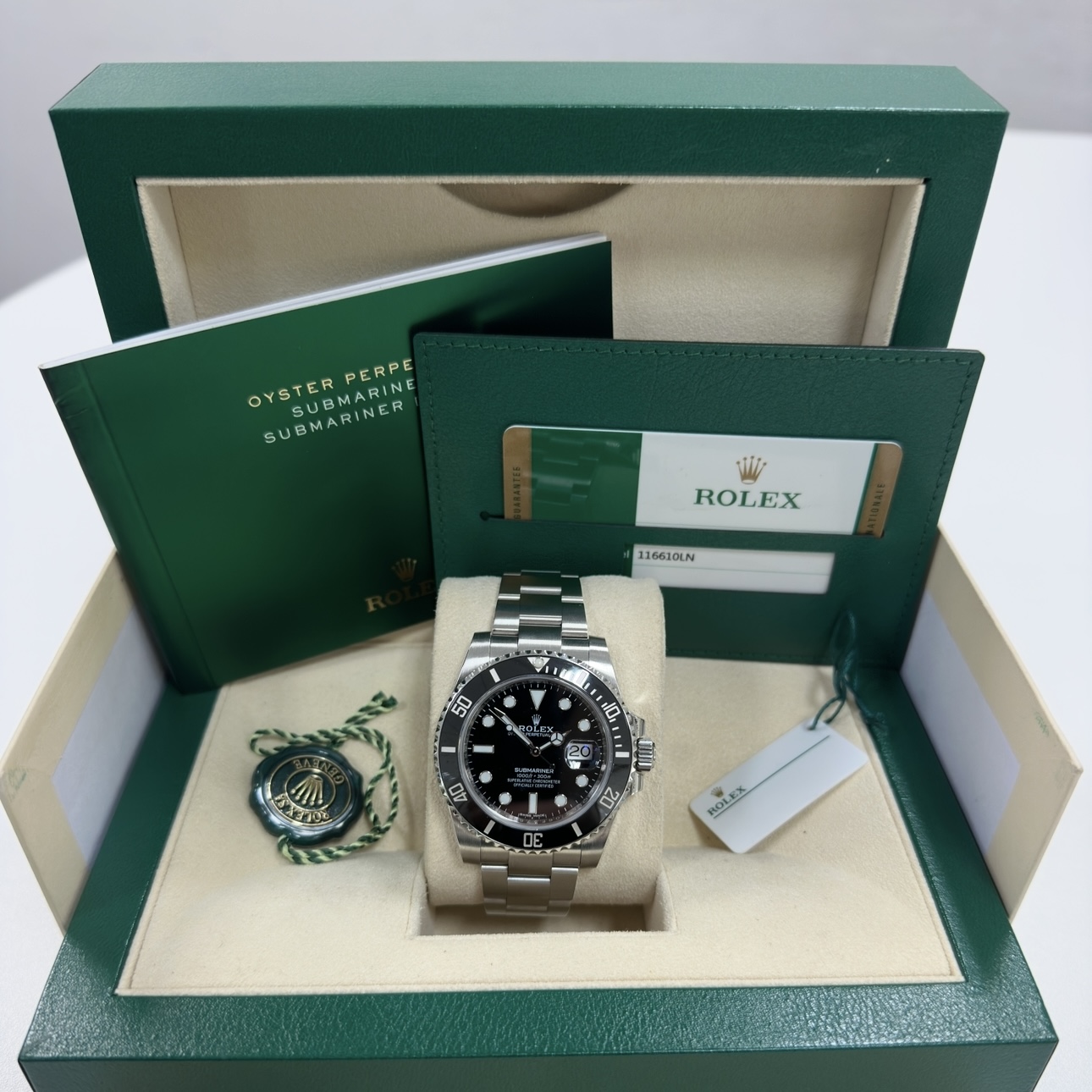 Rolex Submariner 116610 LN Thumbnail 4