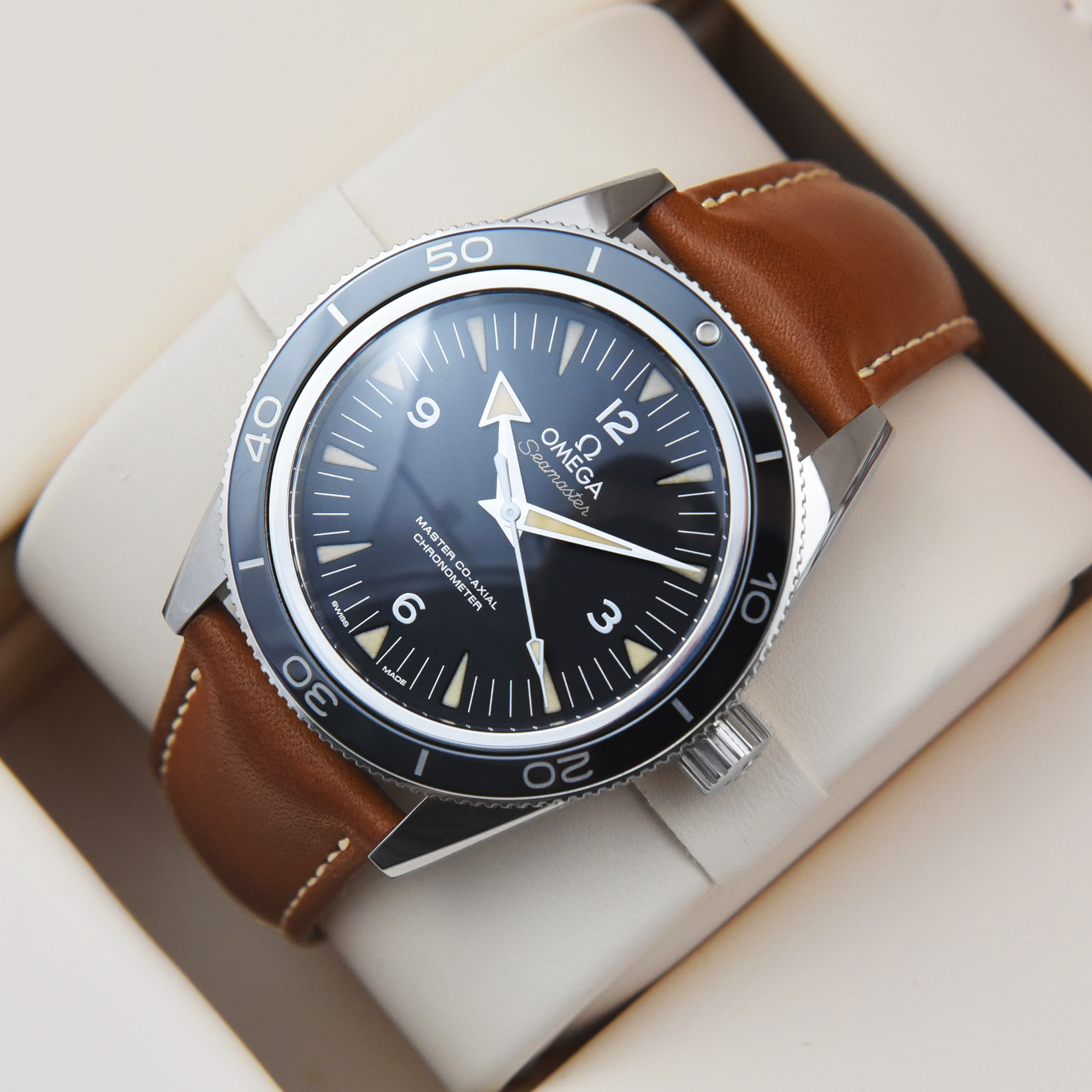 Omega Seamaster 300 233.32.41.21.01.002 Thumbnail 5