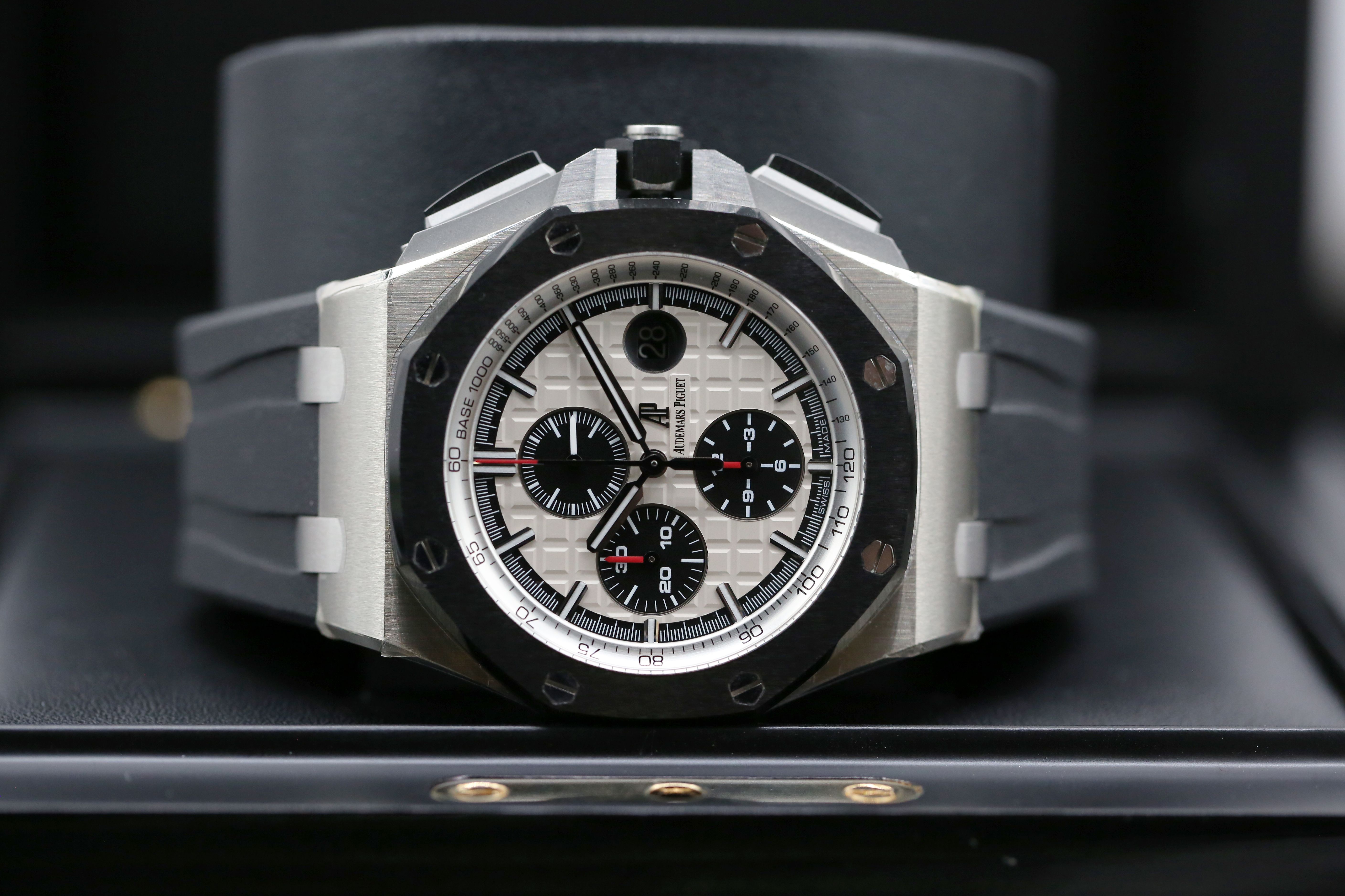 Audemars Piguet Royal Oak Offshore 26400SO.OO.A002CA.01 Thumbnail 5