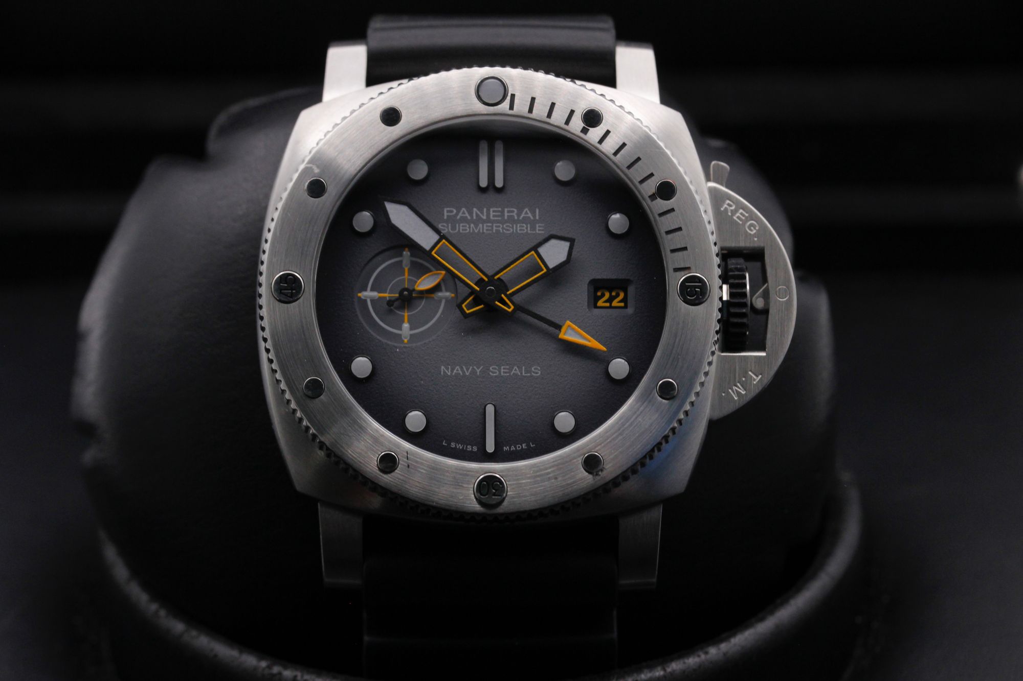 Panerai Submersible PAM01323 Thumbnail 1