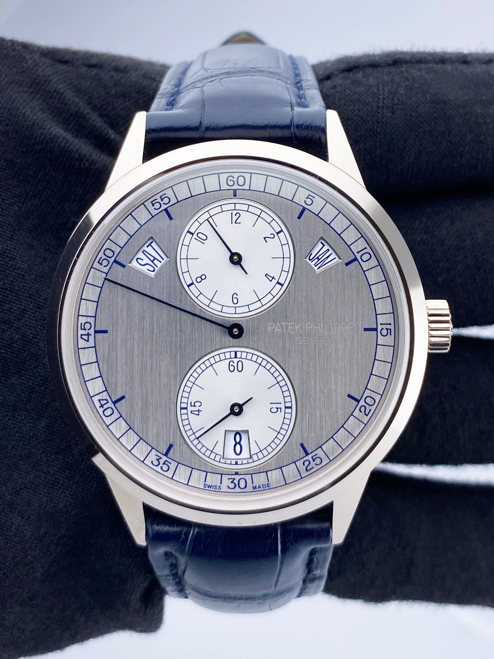 Patek Philippe Complications 5235G-001 Thumbnail 2