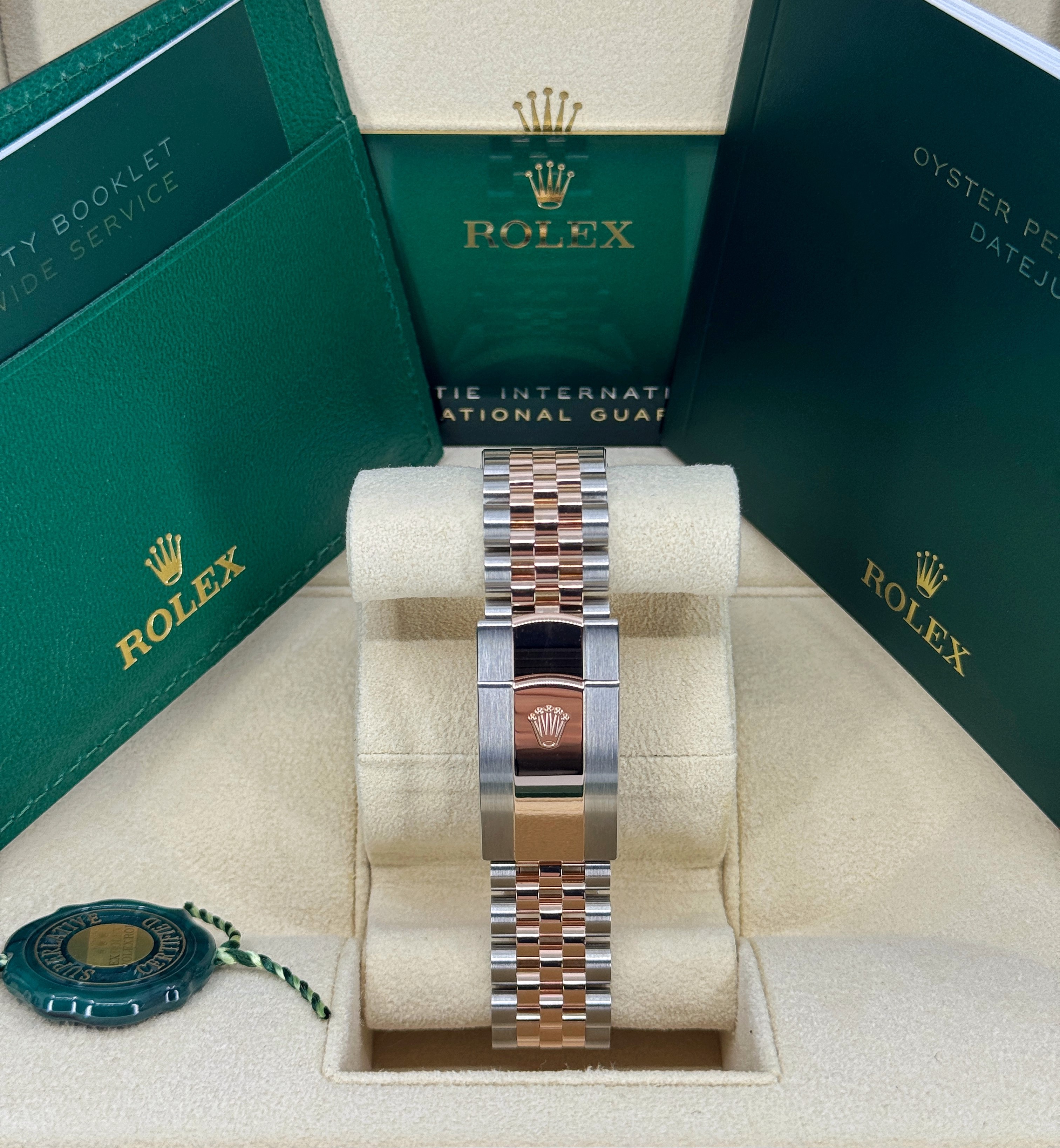 Rolex Datejust 126231 Thumbnail 3