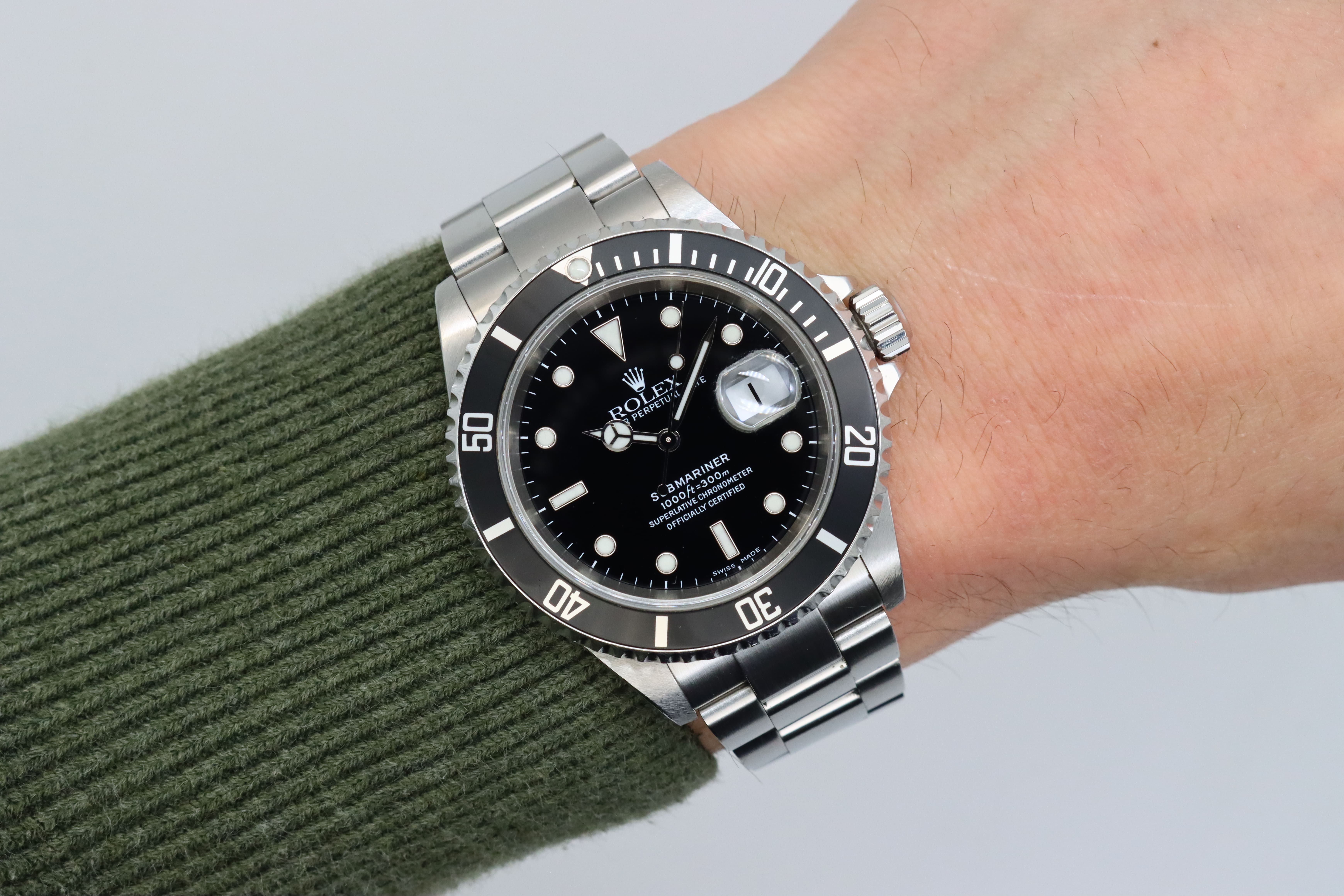 Rolex Submariner 16610 Thumbnail 5