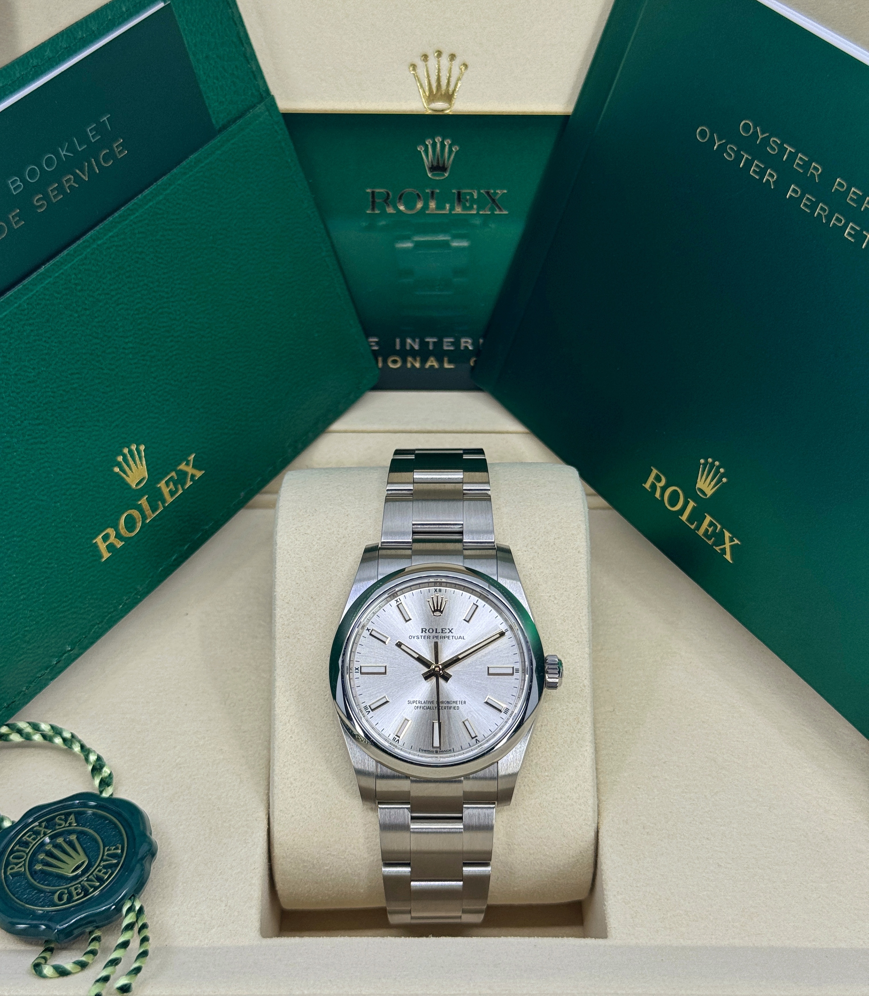Rolex Oyster Perpetual 124200 Thumbnail 7