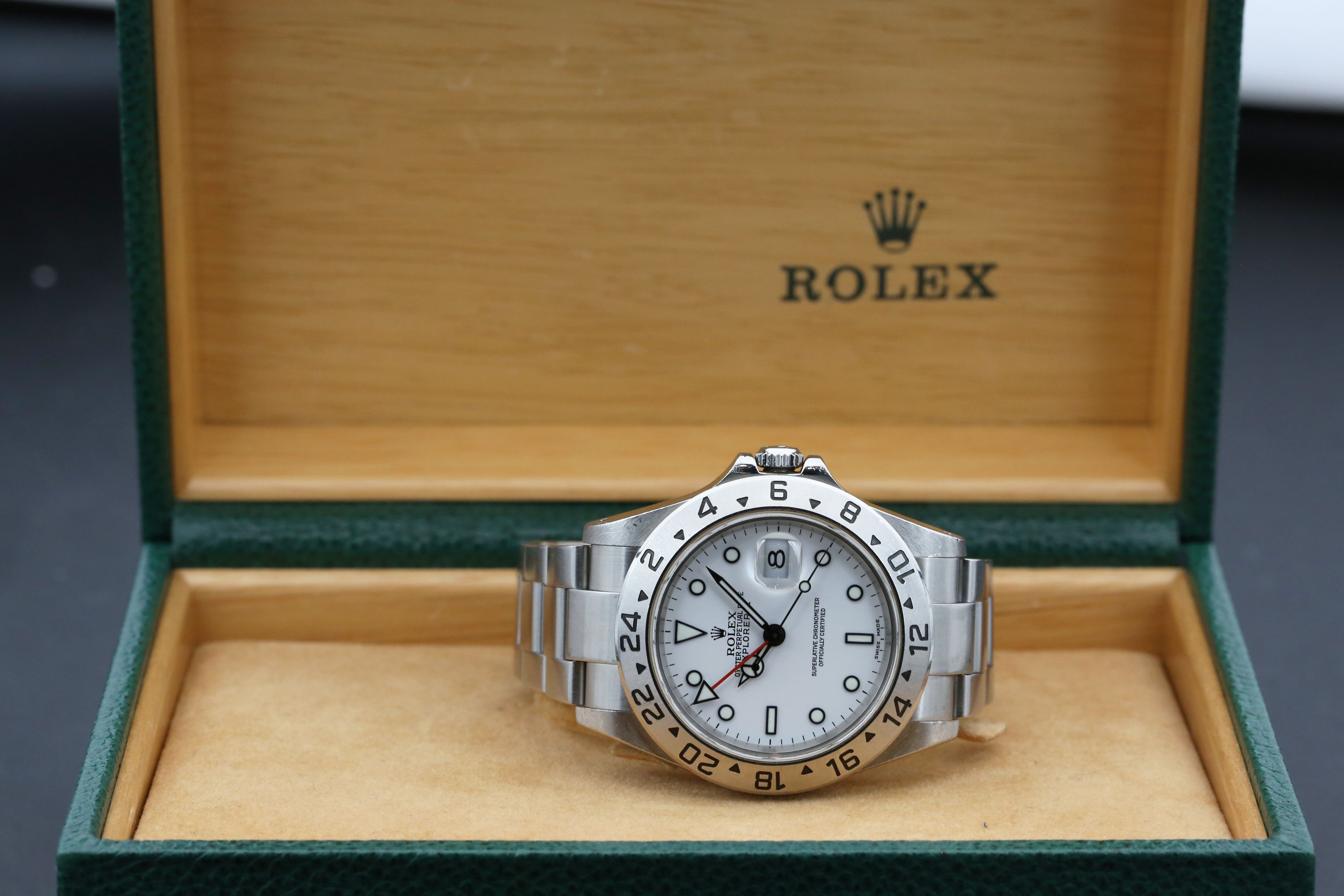 Rolex Explorer II 16570 Thumbnail 4