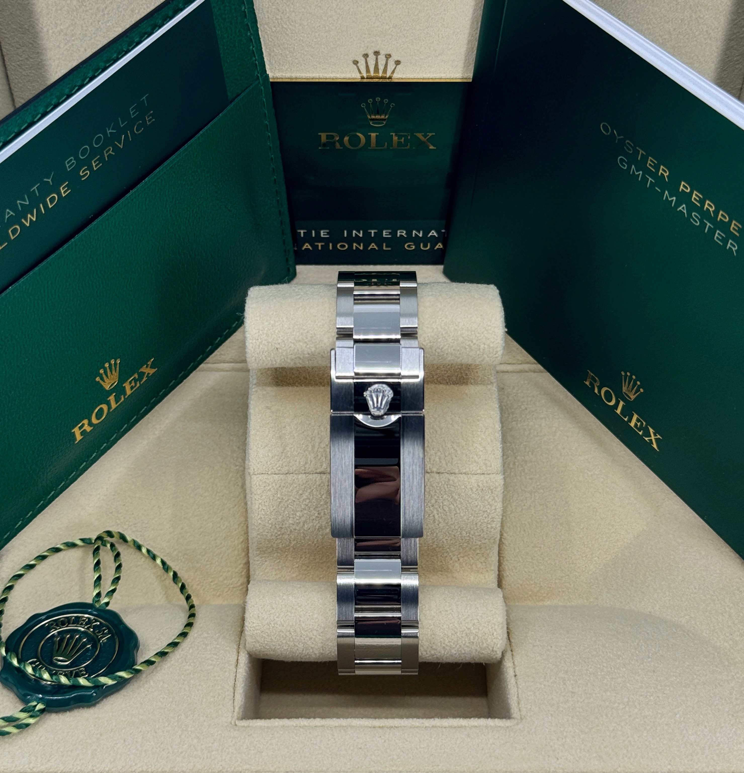 Rolex GMT Master II 126710 GRNR Thumbnail 3