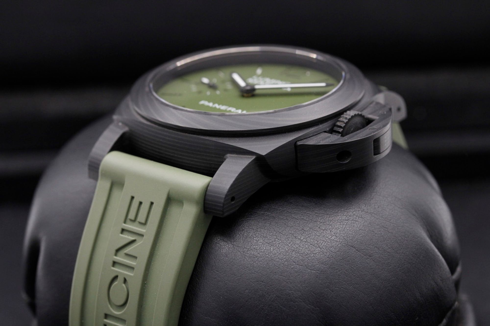 Panerai Luminor Quaranta PAM01526 Thumbnail 2