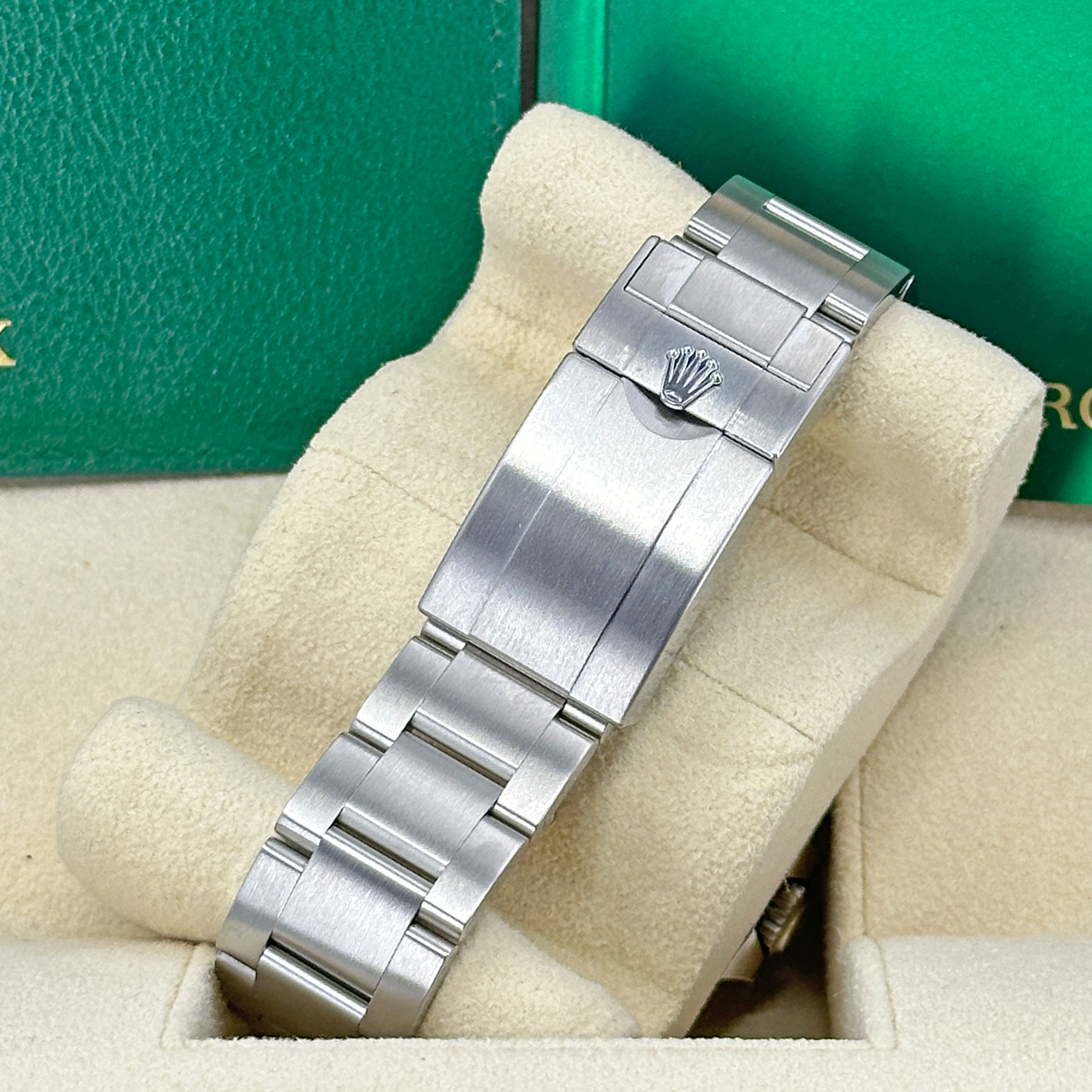 Rolex Explorer II 226570 Thumbnail 5