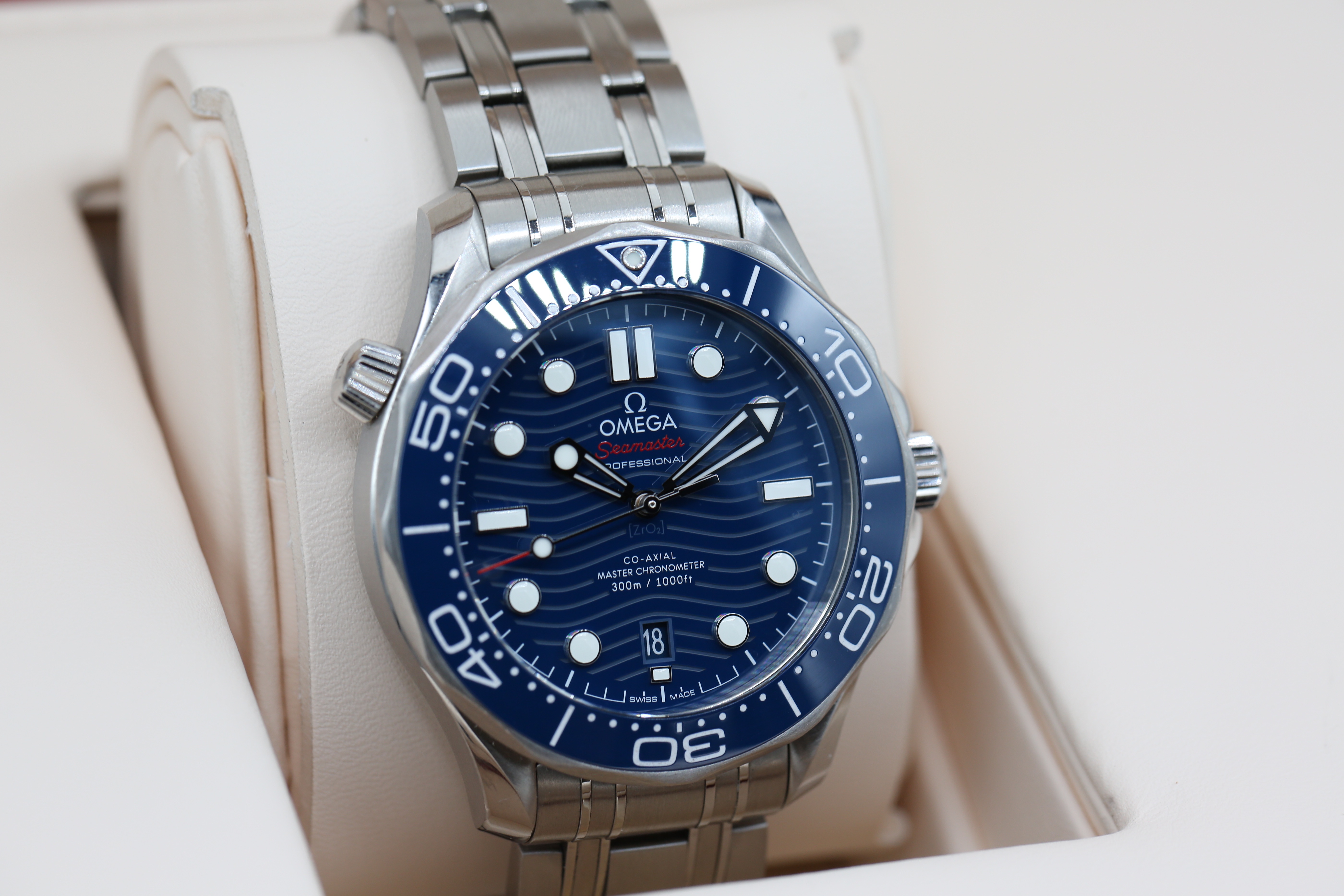 Omega Seamaster Diver 300m 210.30.42.20.03.001 Thumbnail 2