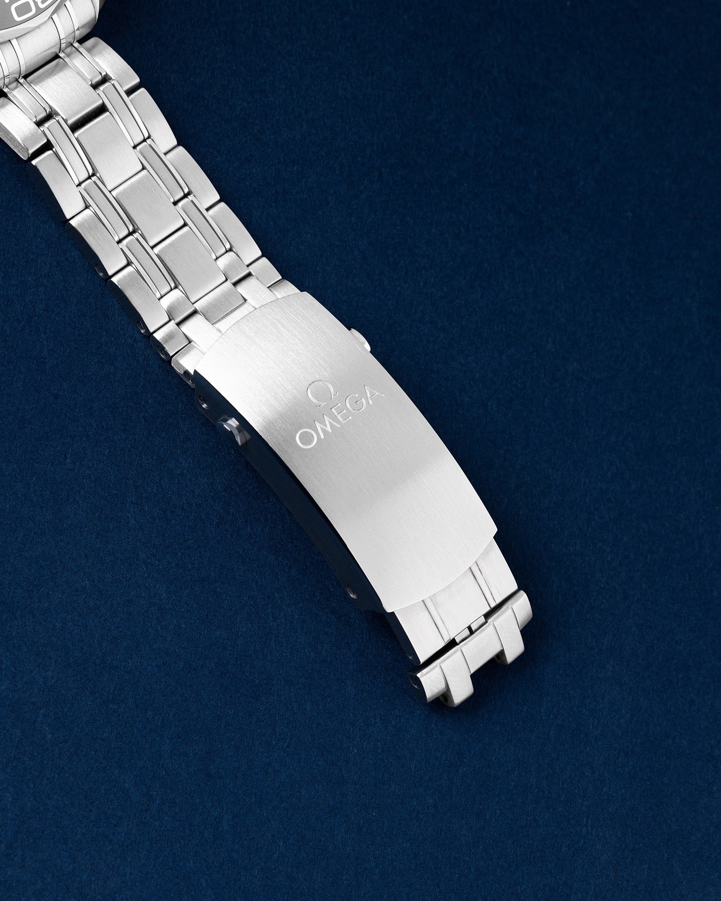 Omega Seamaster Diver 300m 210.30.42.20.10.001 Thumbnail 3