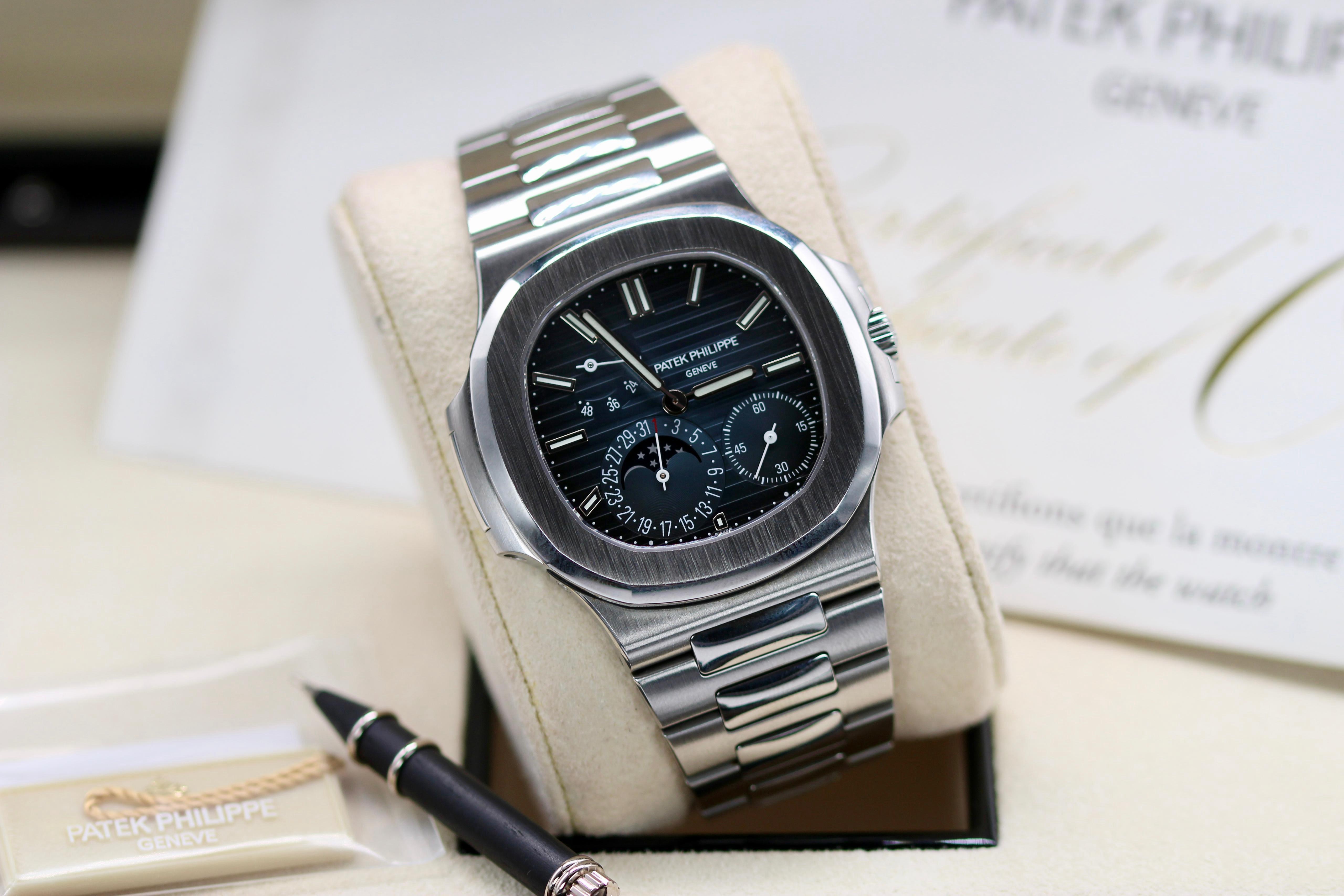 Patek Philippe Nautilus 5712/1A-001 Thumbnail 5