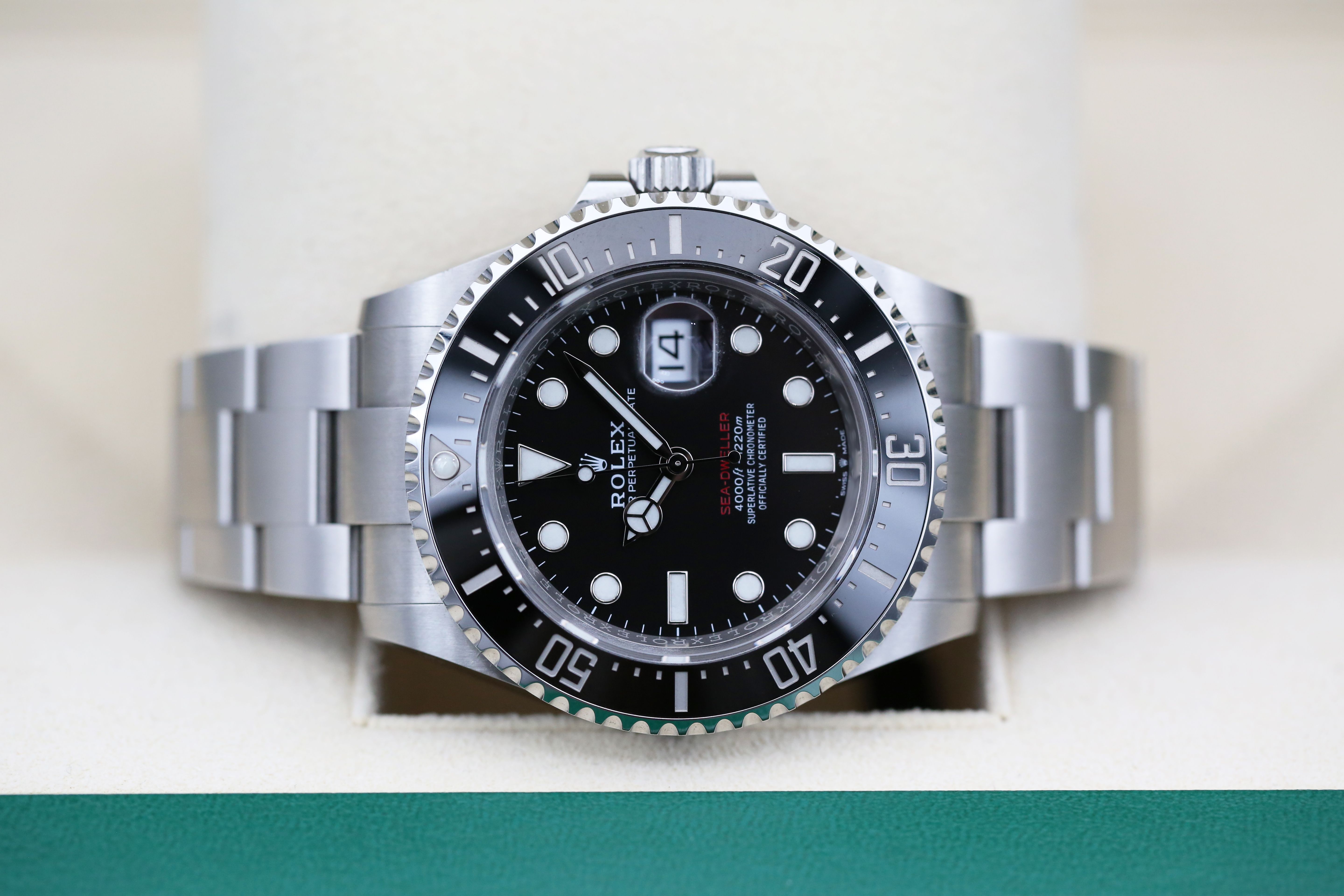 Rolex Sea-Dweller 126600 Thumbnail 5