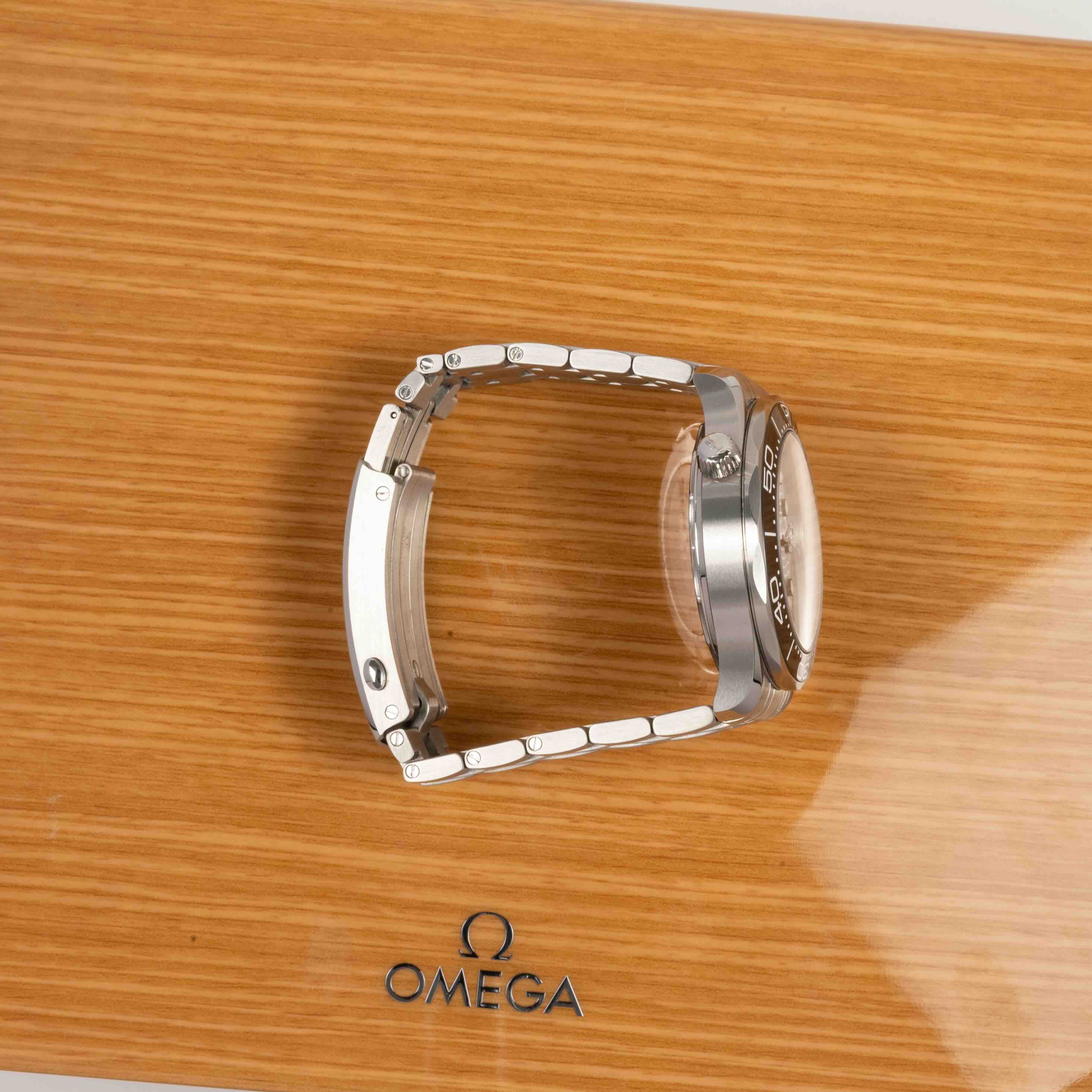 Omega Seamaster Diver 300m 210.30.42.20.04.001 Thumbnail 4