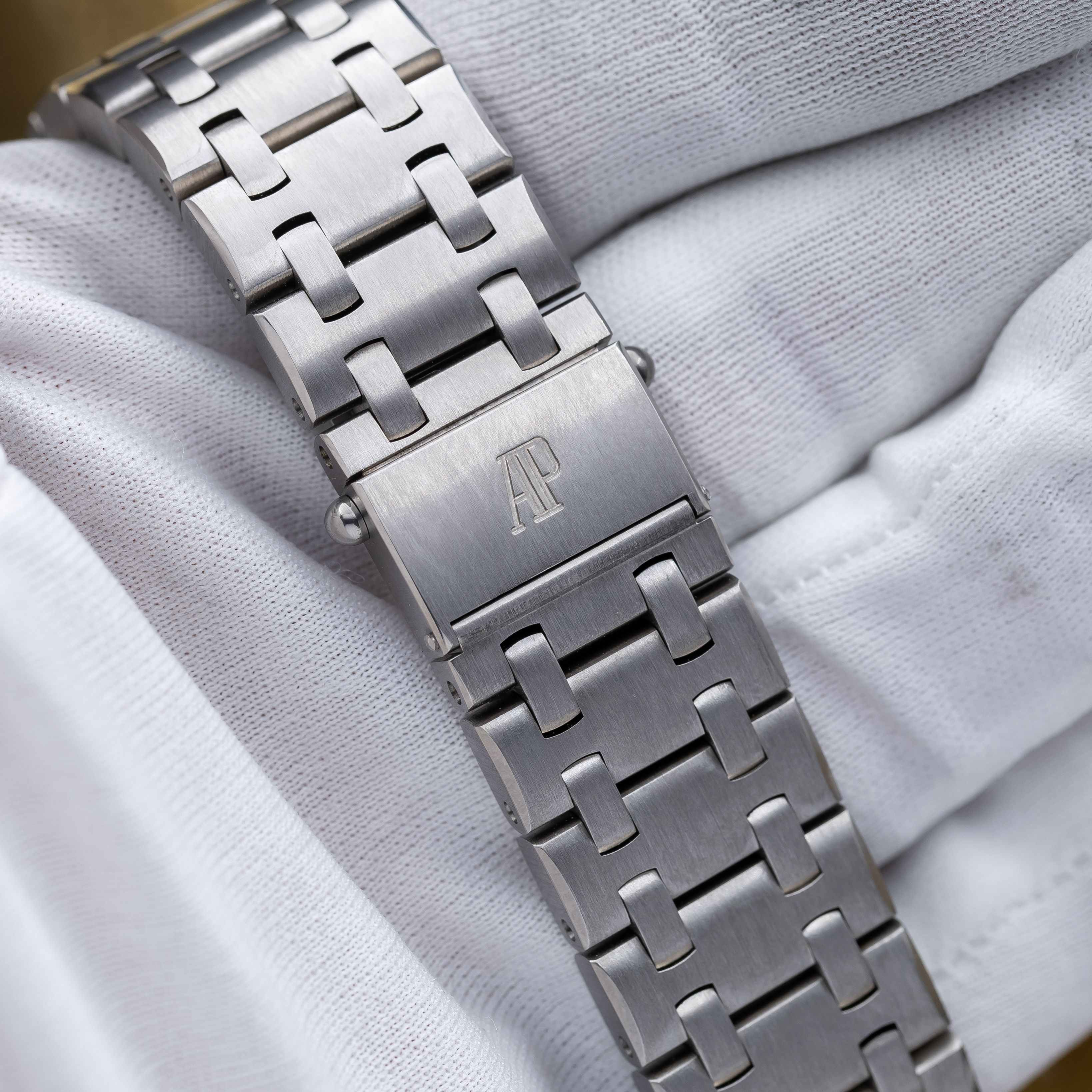 Audemars Piguet Royal Oak Offshore 25721TI.OO.1000TI.06.A Thumbnail 3