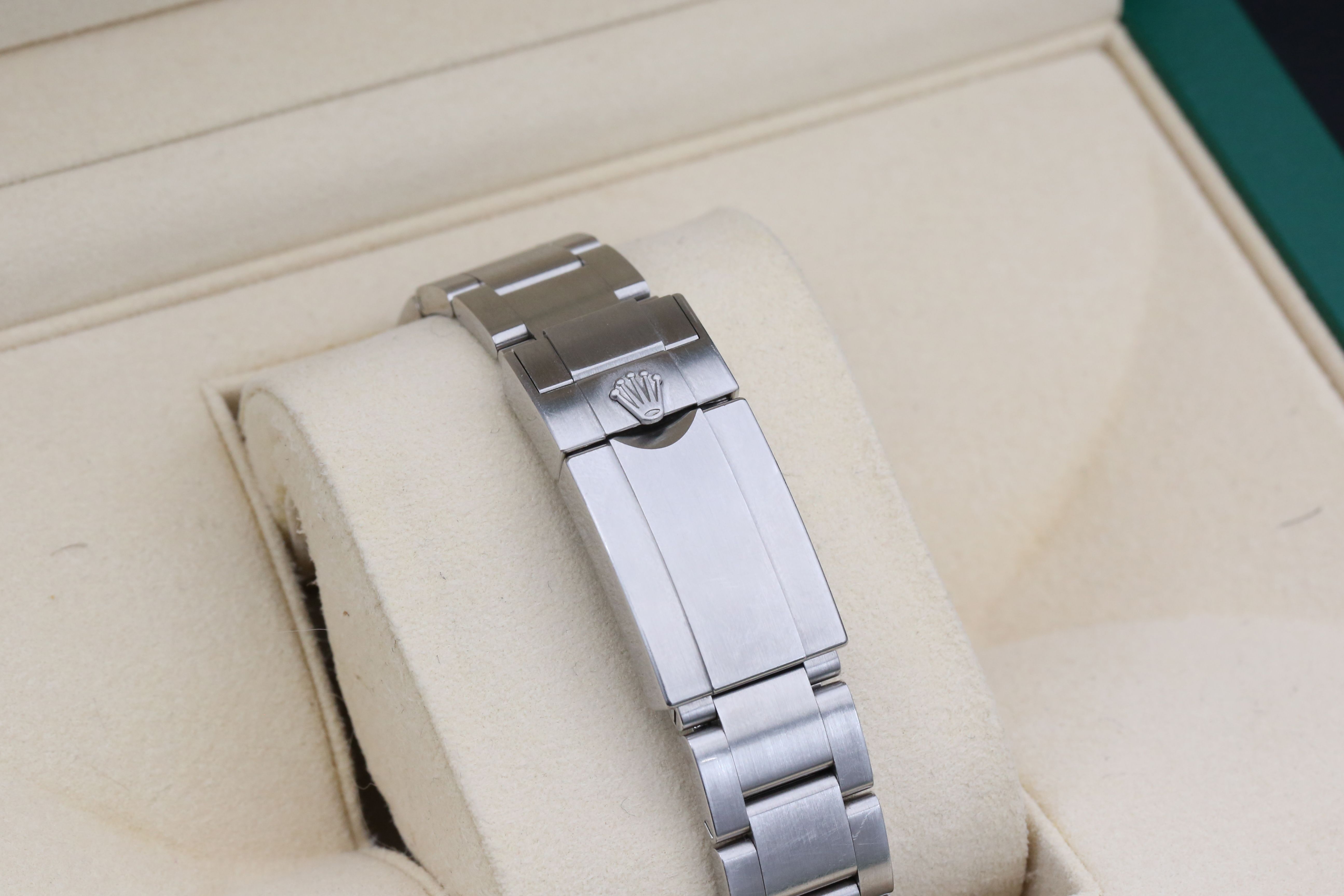 Rolex Explorer 214270 Thumbnail 3