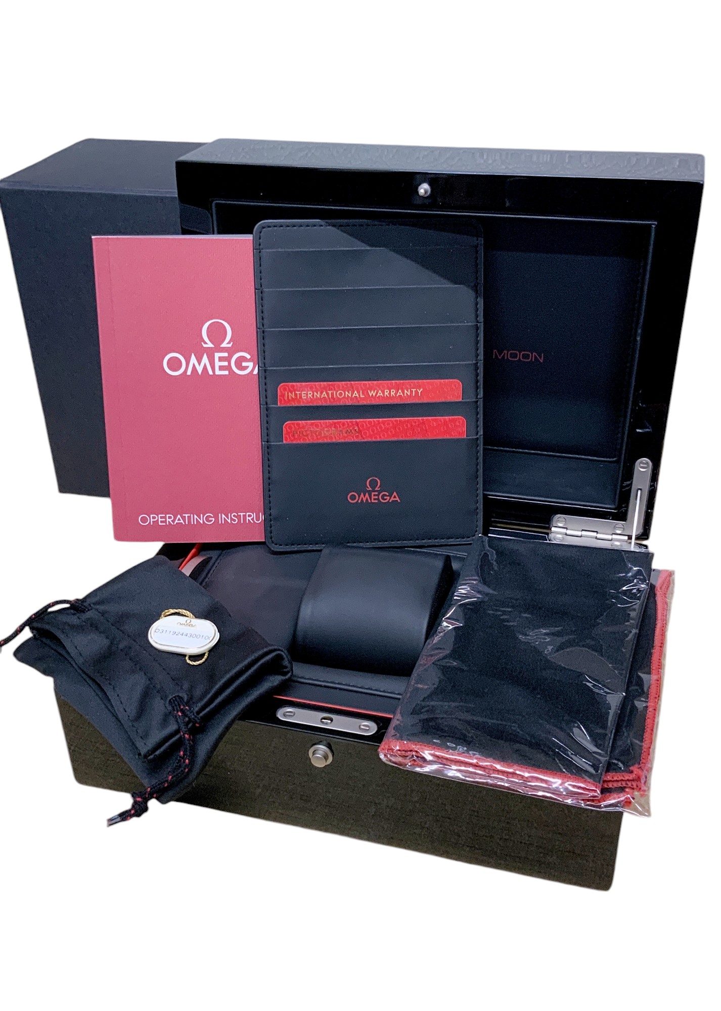 Omega Speedmaster Dark Side of the Moon 311.92.44.30.01.001 Thumbnail 4