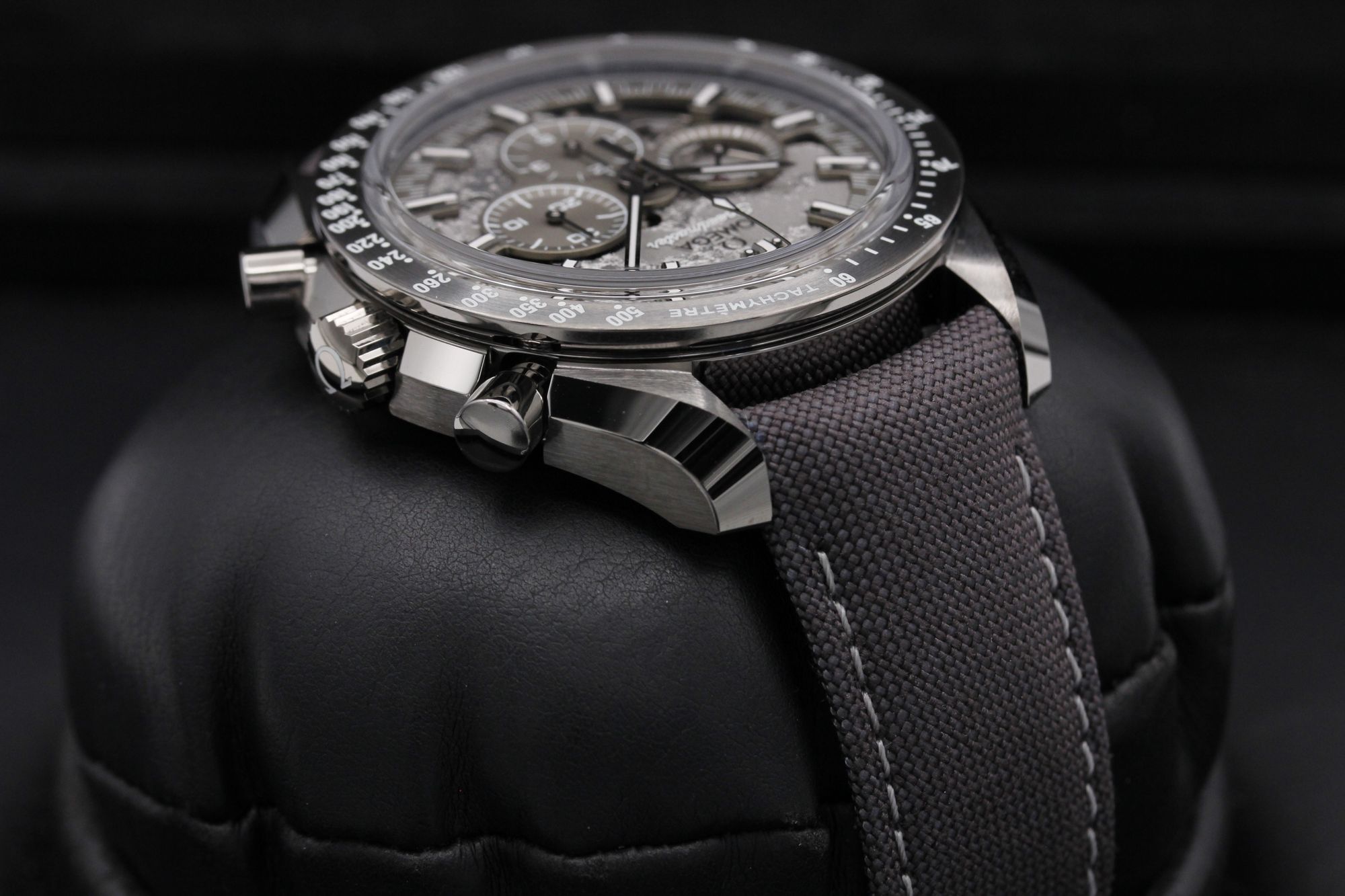 Omega Speedmaster Dark Side of the Moon 310.92.44.50.06.002 Thumbnail 4