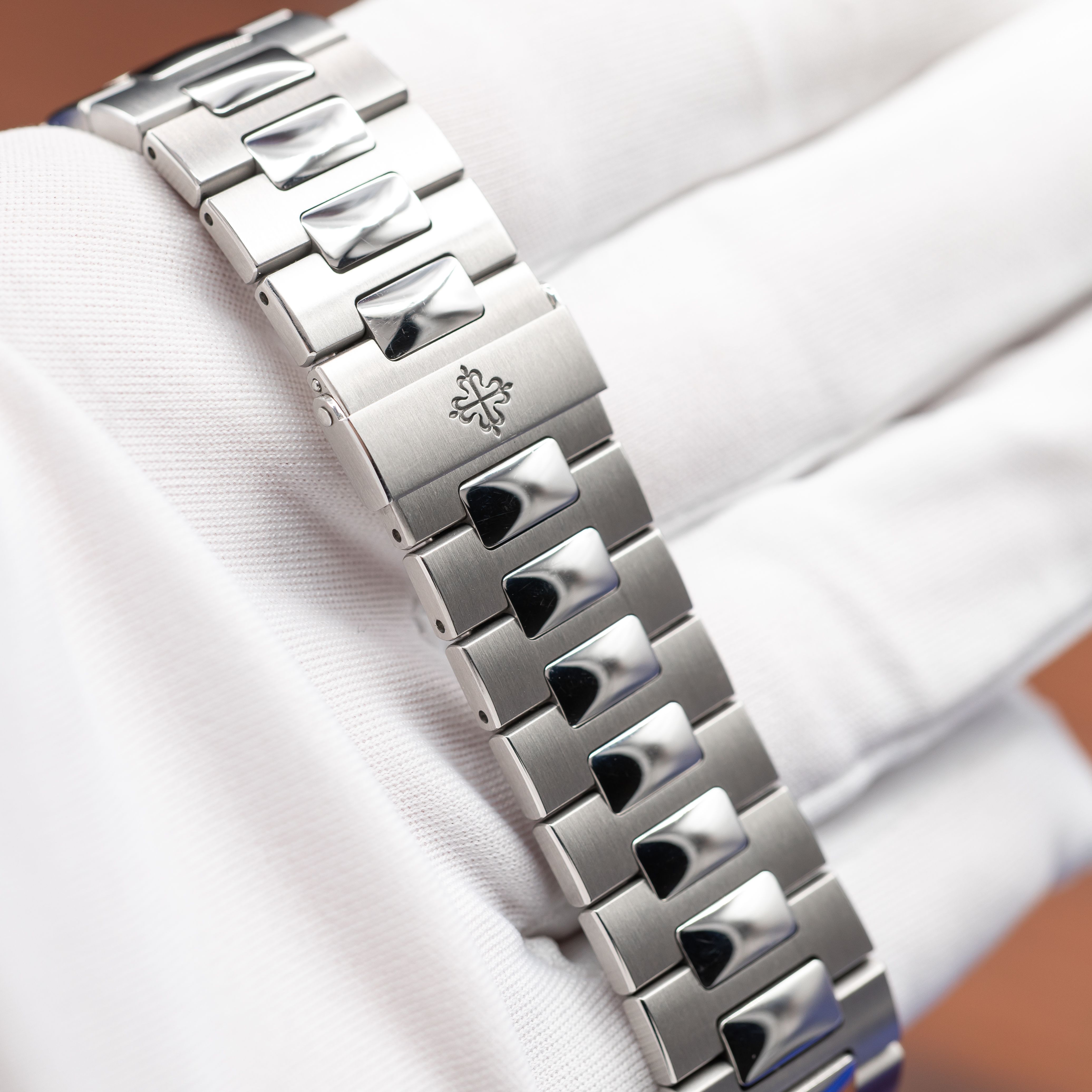 Patek Philippe Nautilus 5726/1A-014 Thumbnail 3