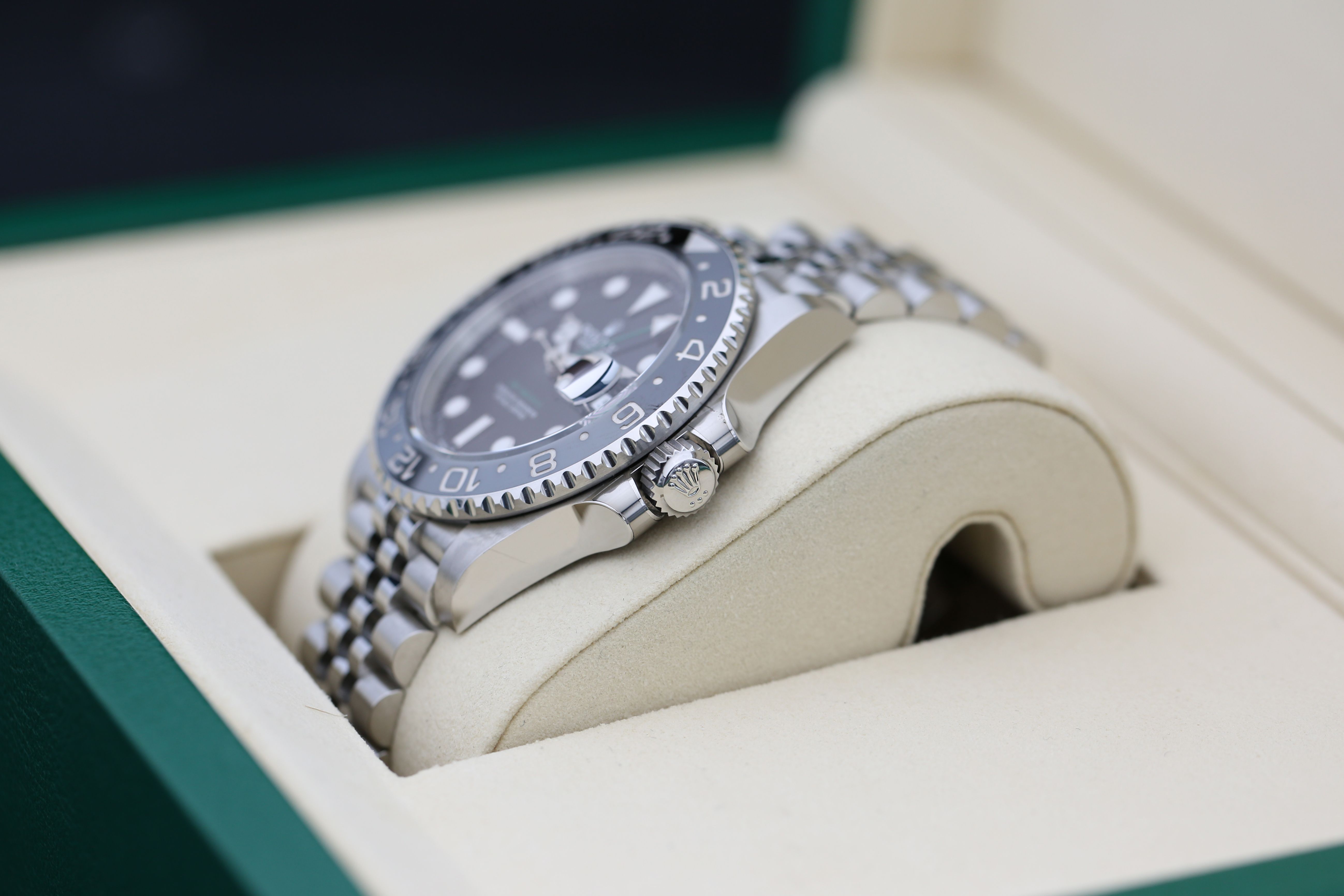 Rolex GMT Master II 126710 GRNR Thumbnail 6