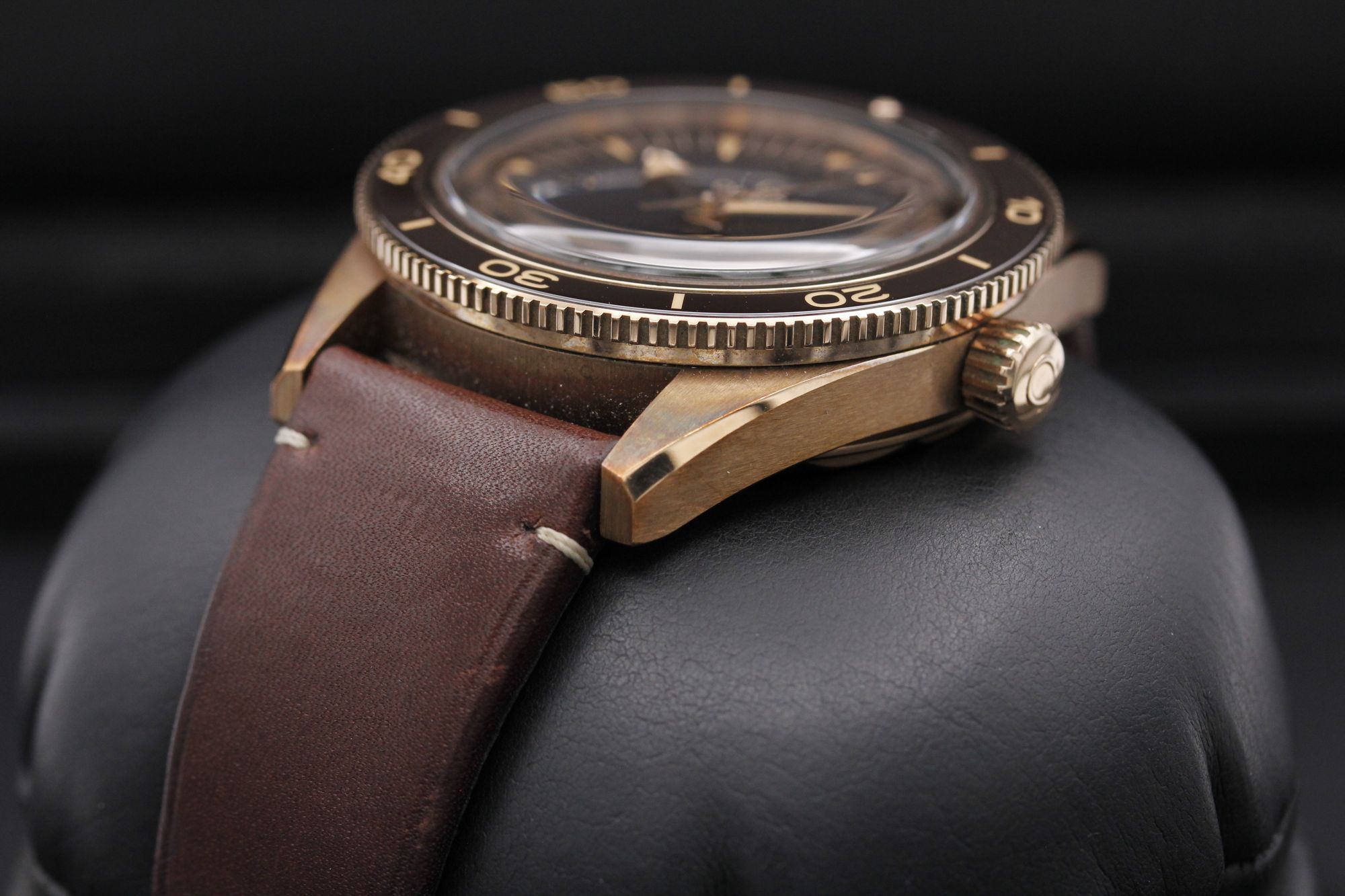 Omega Seamaster 300 234.92.41.21.10.001 Thumbnail 2