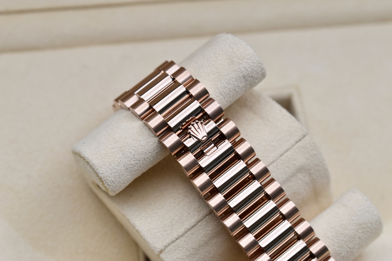 Rolex Day-Date 36 128235 Thumbnail 3