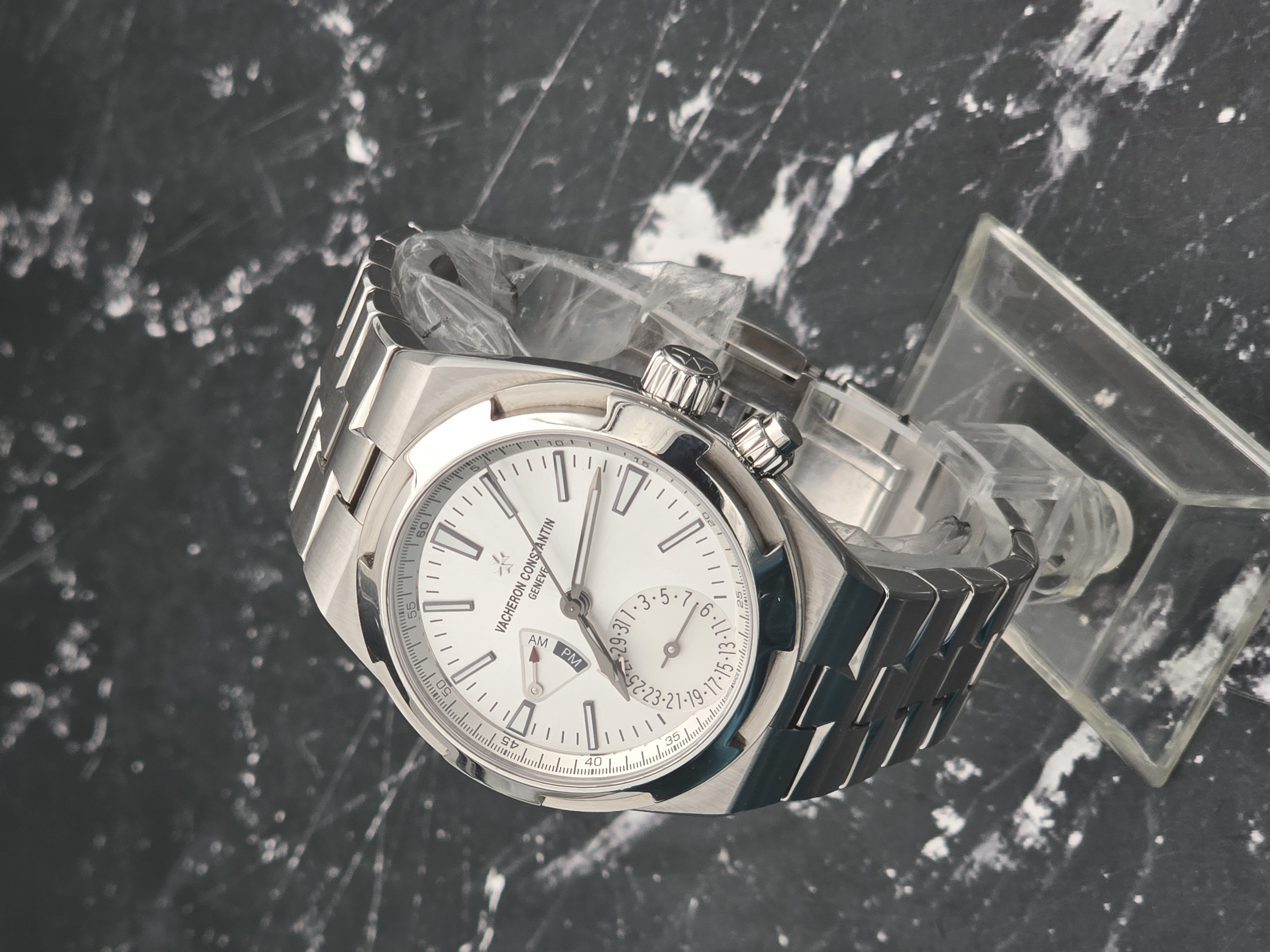 Vacheron Constantin Overseas 7900V/110A-B333 Thumbnail 2