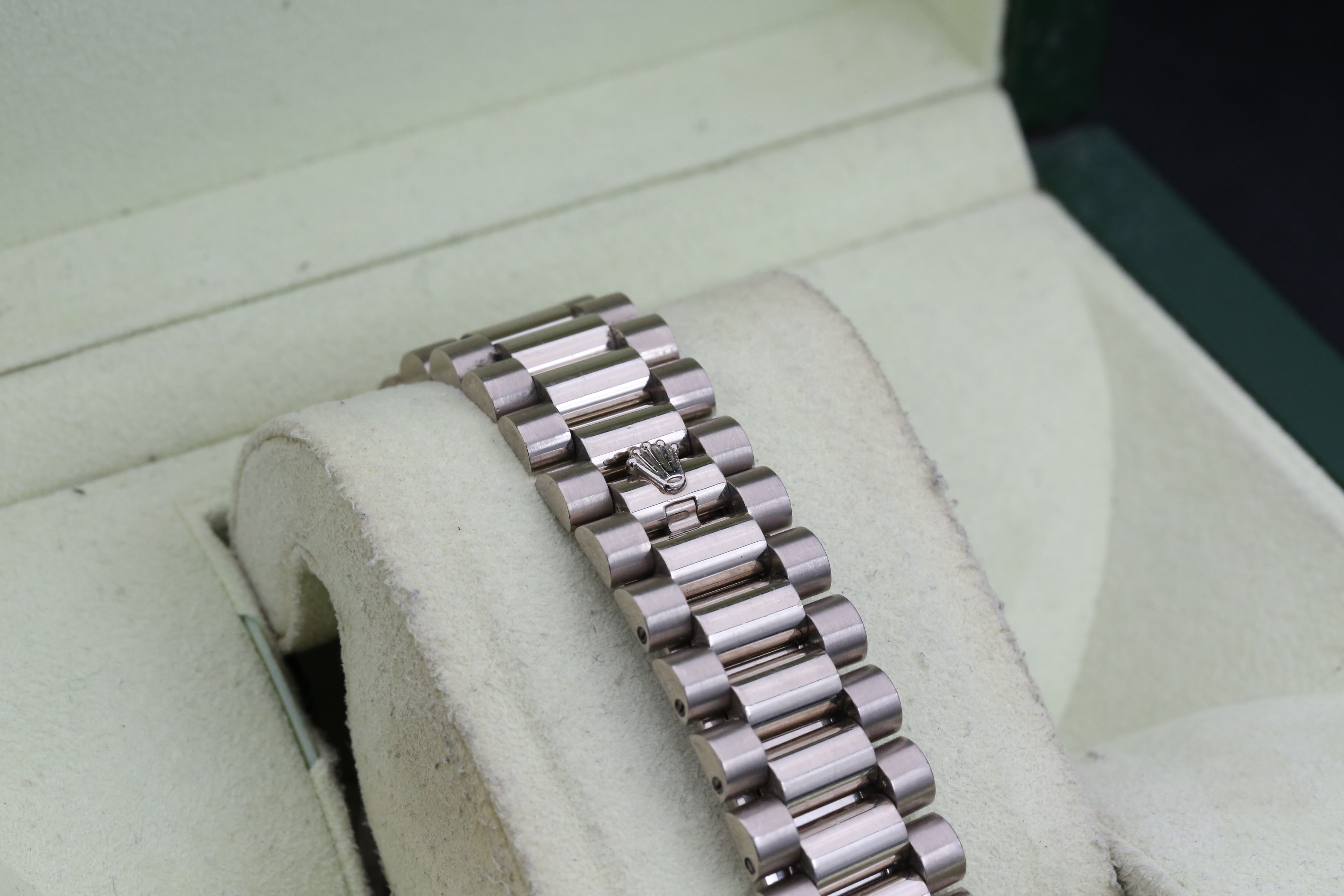 Rolex Day-Date II 218239 Thumbnail 3