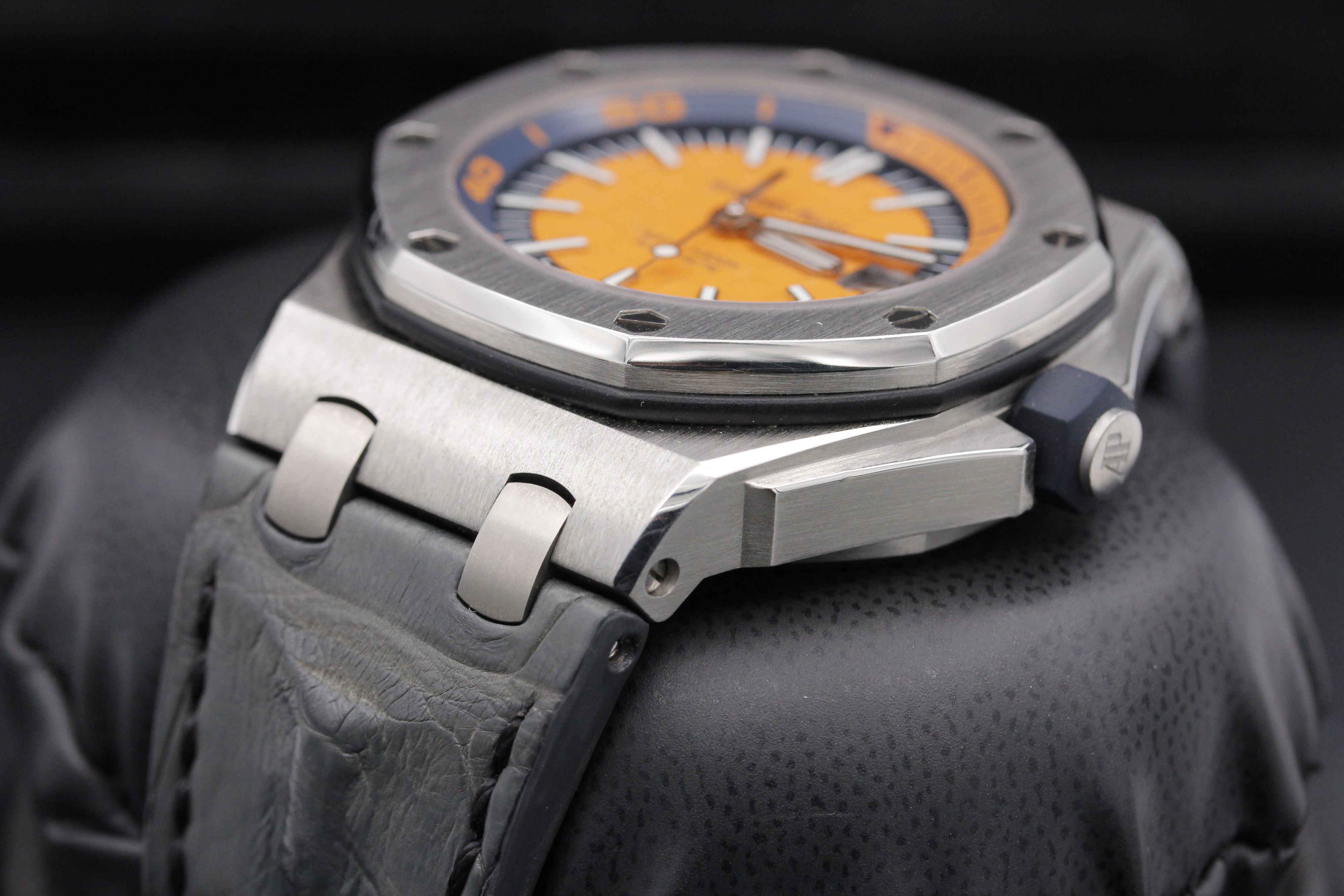 Audemars Piguet Royal Oak Offshore 15710ST.OO.A002CA.01 Thumbnail 2