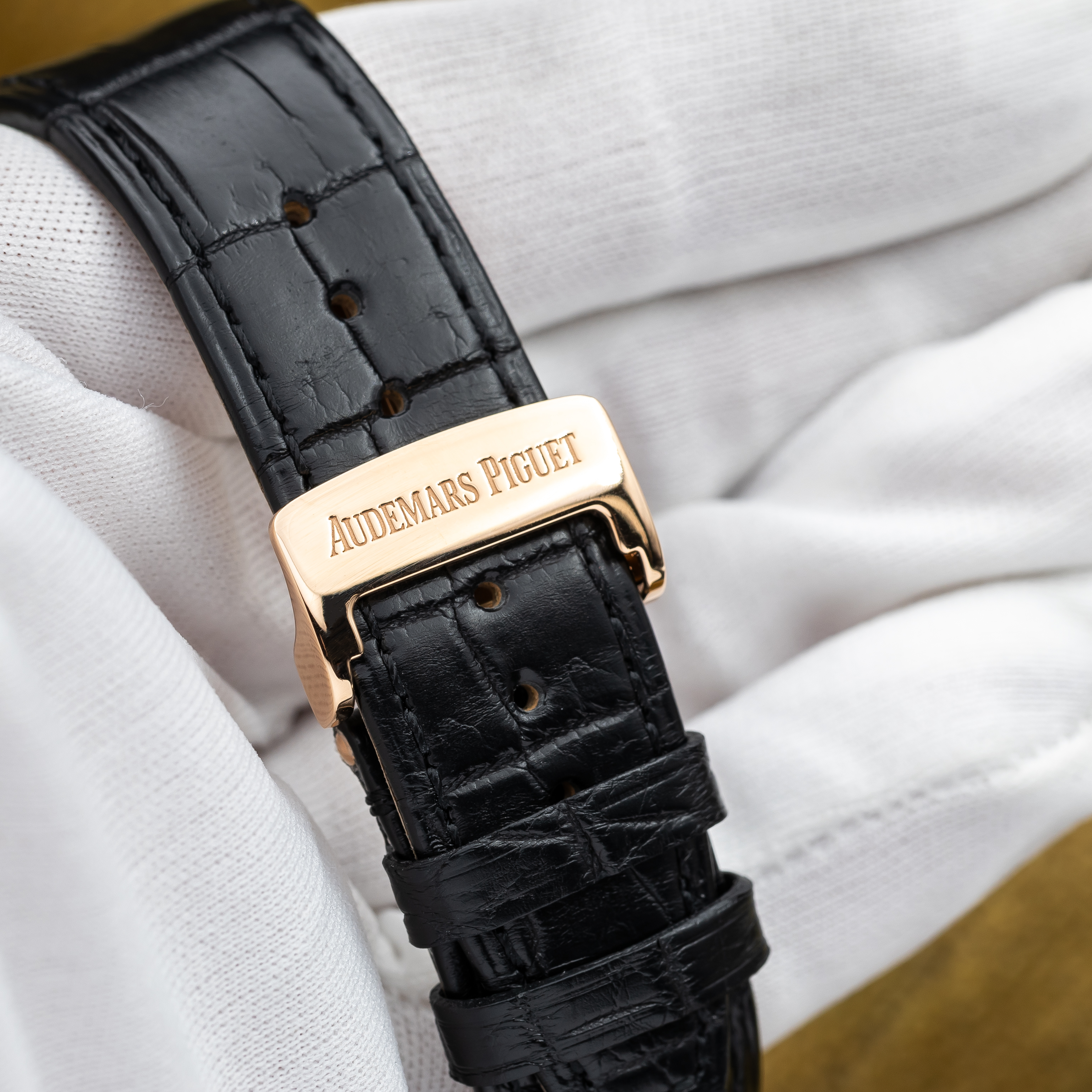 Audemars Piguet Royal Oak 15400OR.OO.D088CR.01 Thumbnail 3