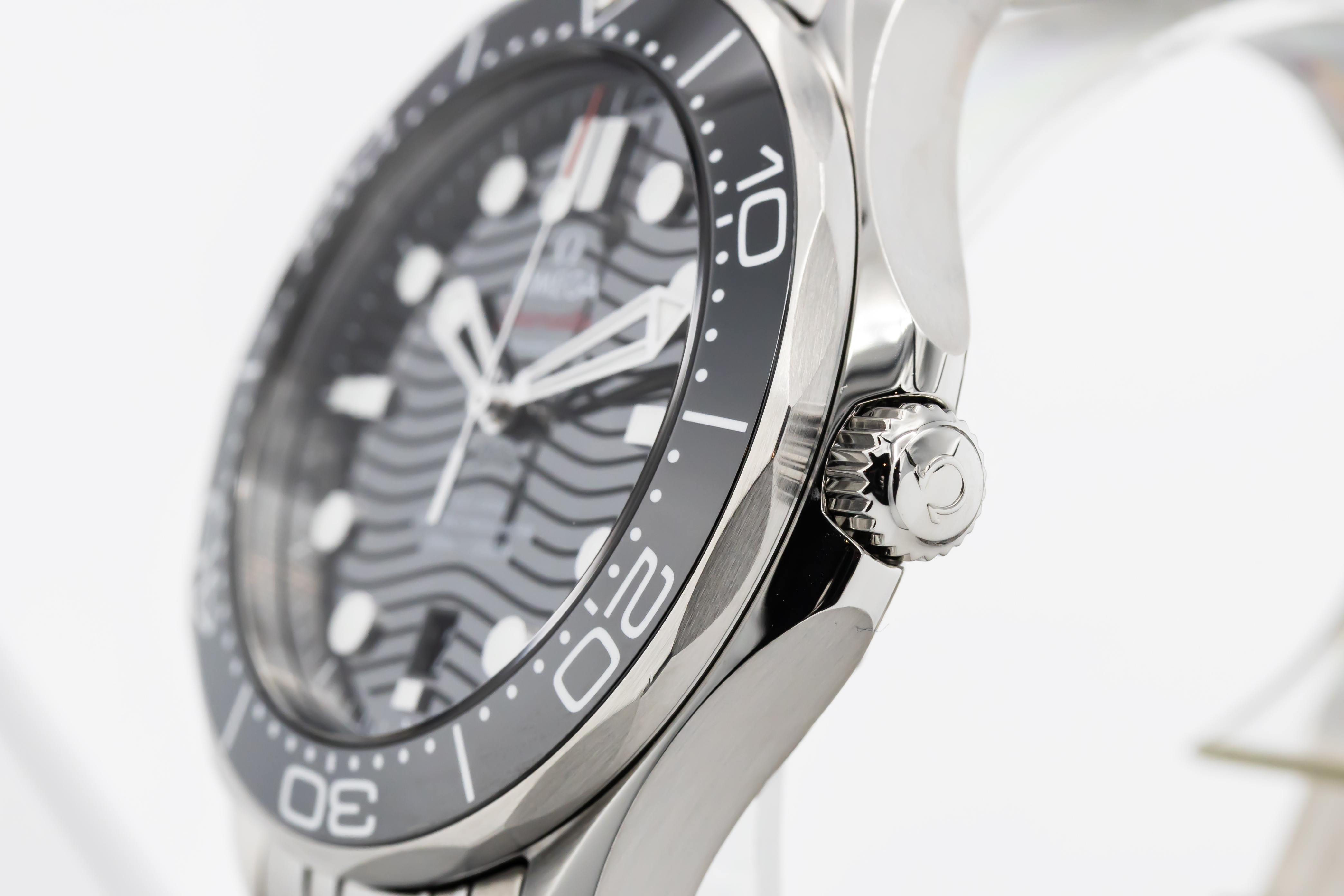 Omega Seamaster Diver 300m 210.30.42.20.01.001 Thumbnail 2