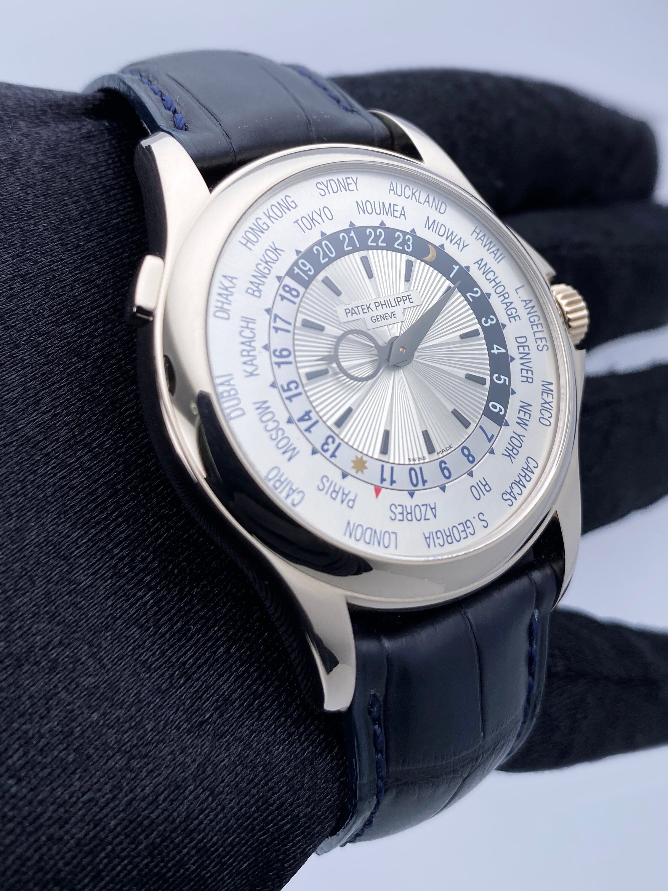 Patek Philippe World Time 5130G-001 Thumbnail 3