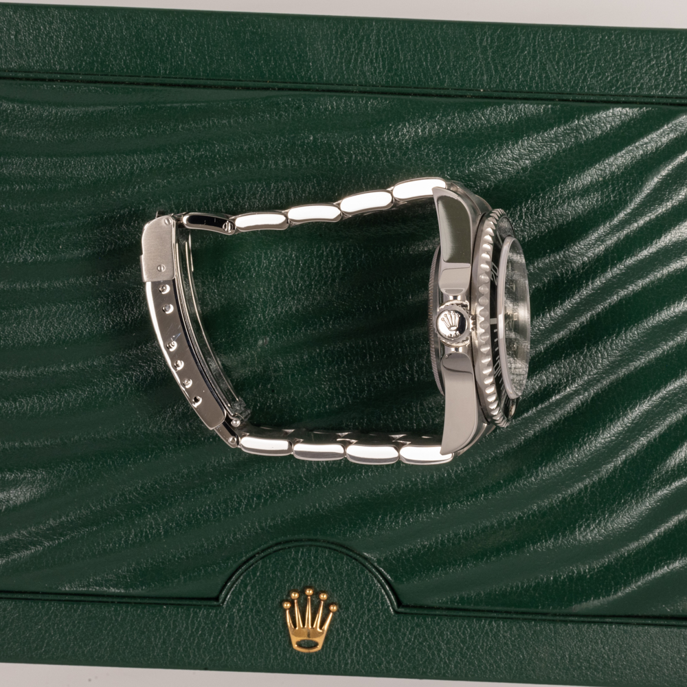 Rolex Sea-Dweller 16660 Thumbnail 2